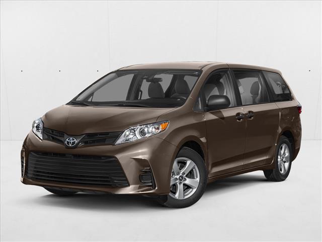 2018 Toyota Sienna XLE's photo