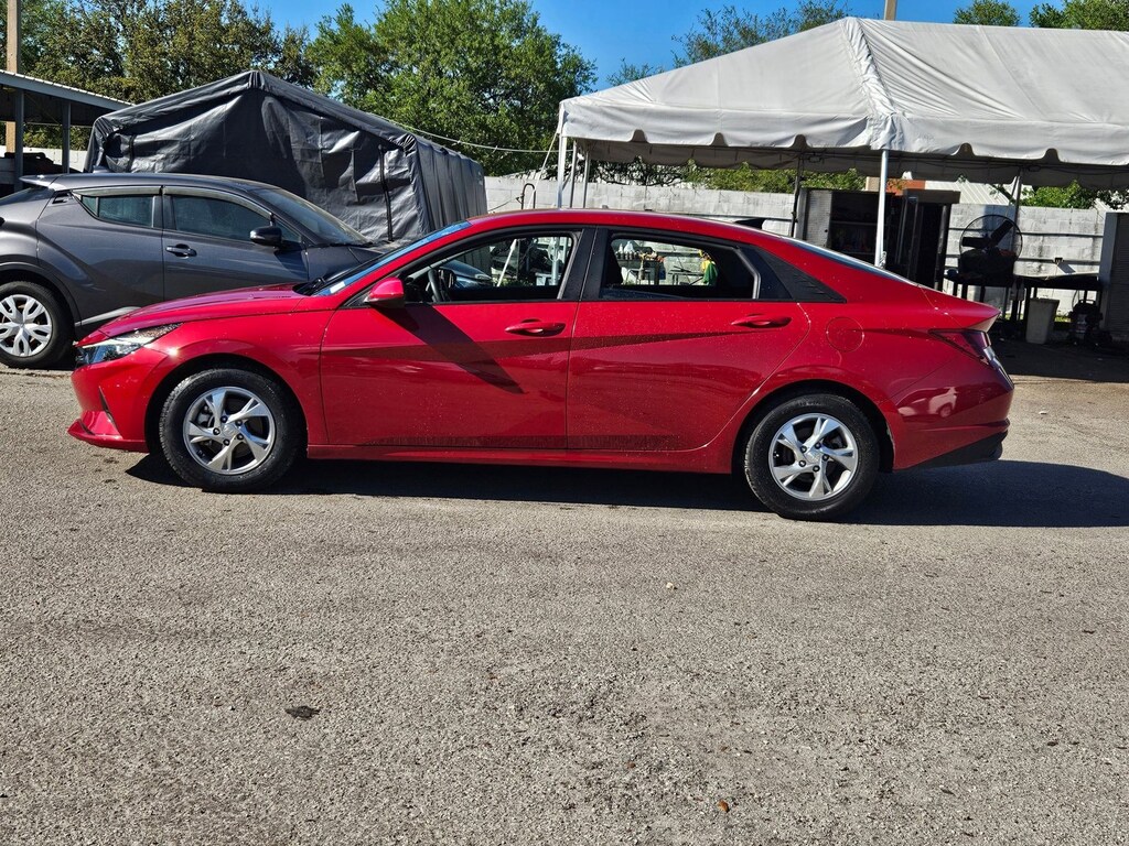 Used 2022 Hyundai Elantra SE Sedan