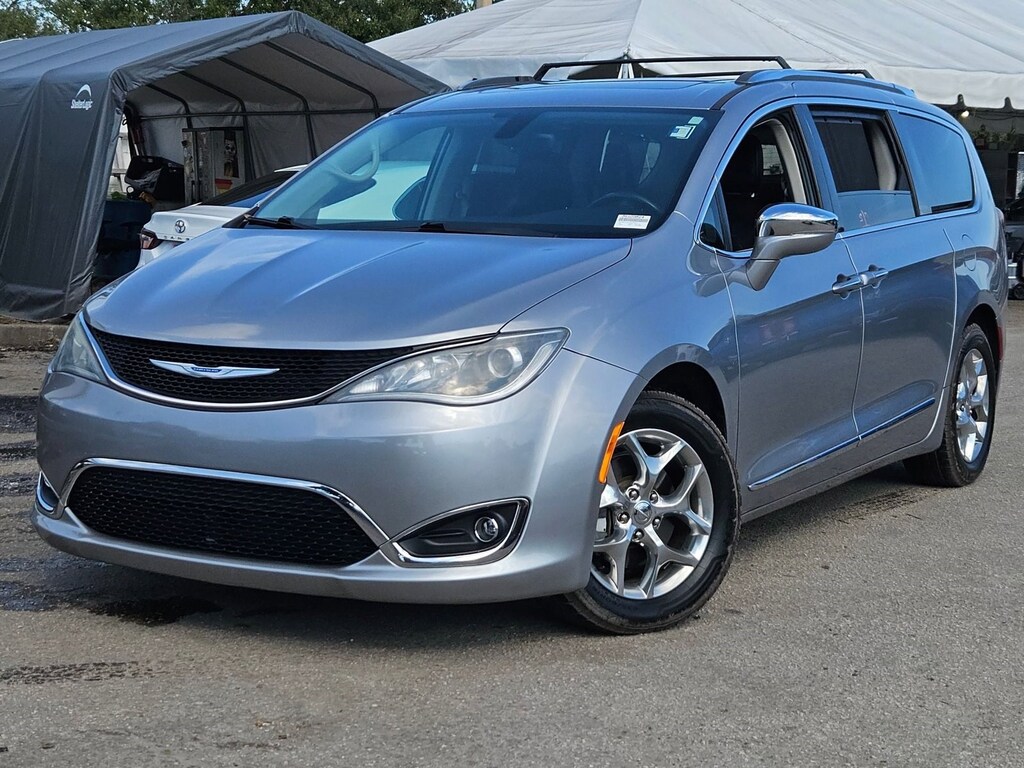 Used 2018 Chrysler Pacifica Limited Van