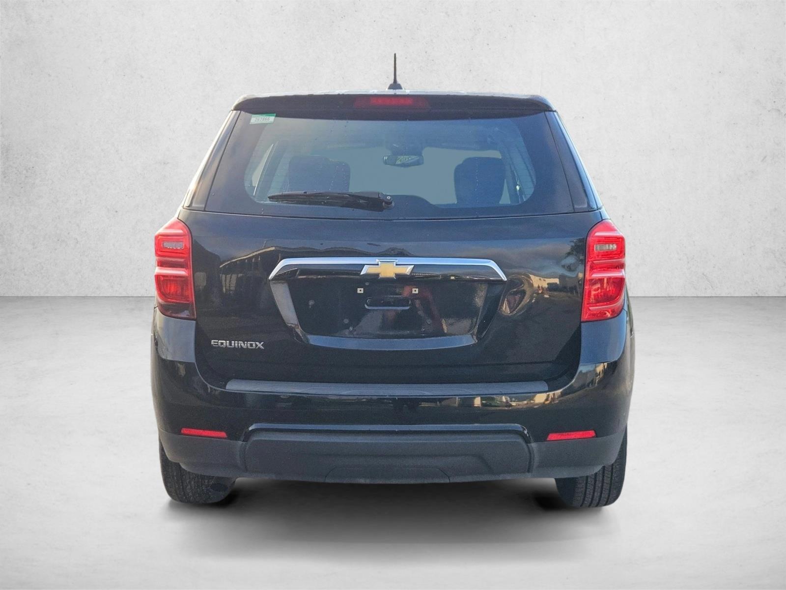 2017 Chevrolet Equinox LS photo 4