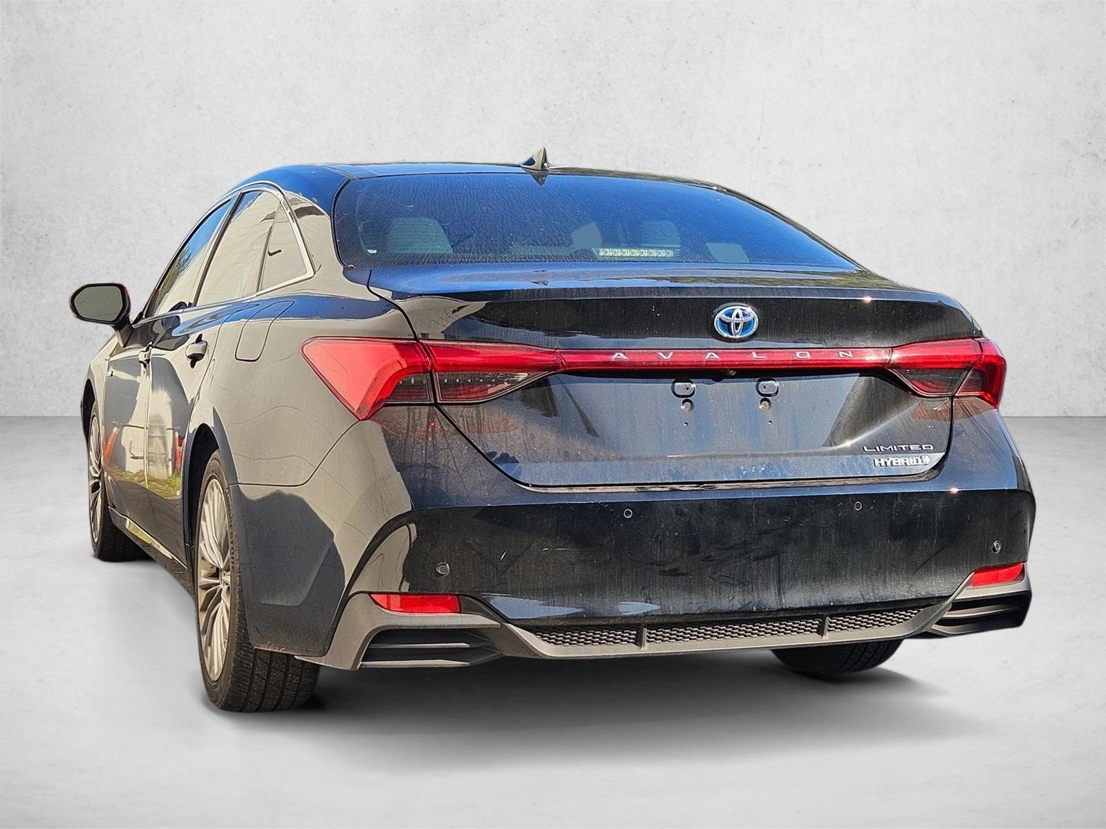 2021 Toyota Avalon Hybrid Limited photo 3