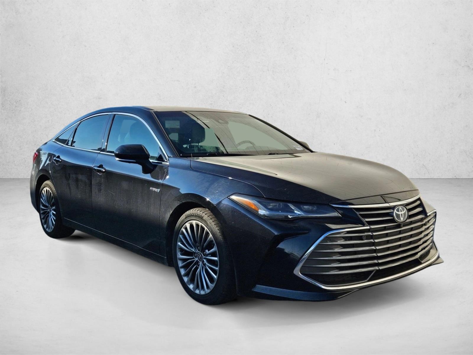 2021 Toyota Avalon Hybrid Limited photo 2