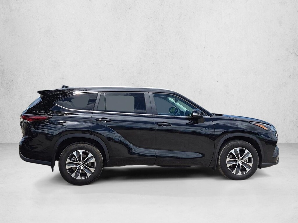Used 2026 Toyota Highlander XLE SUV