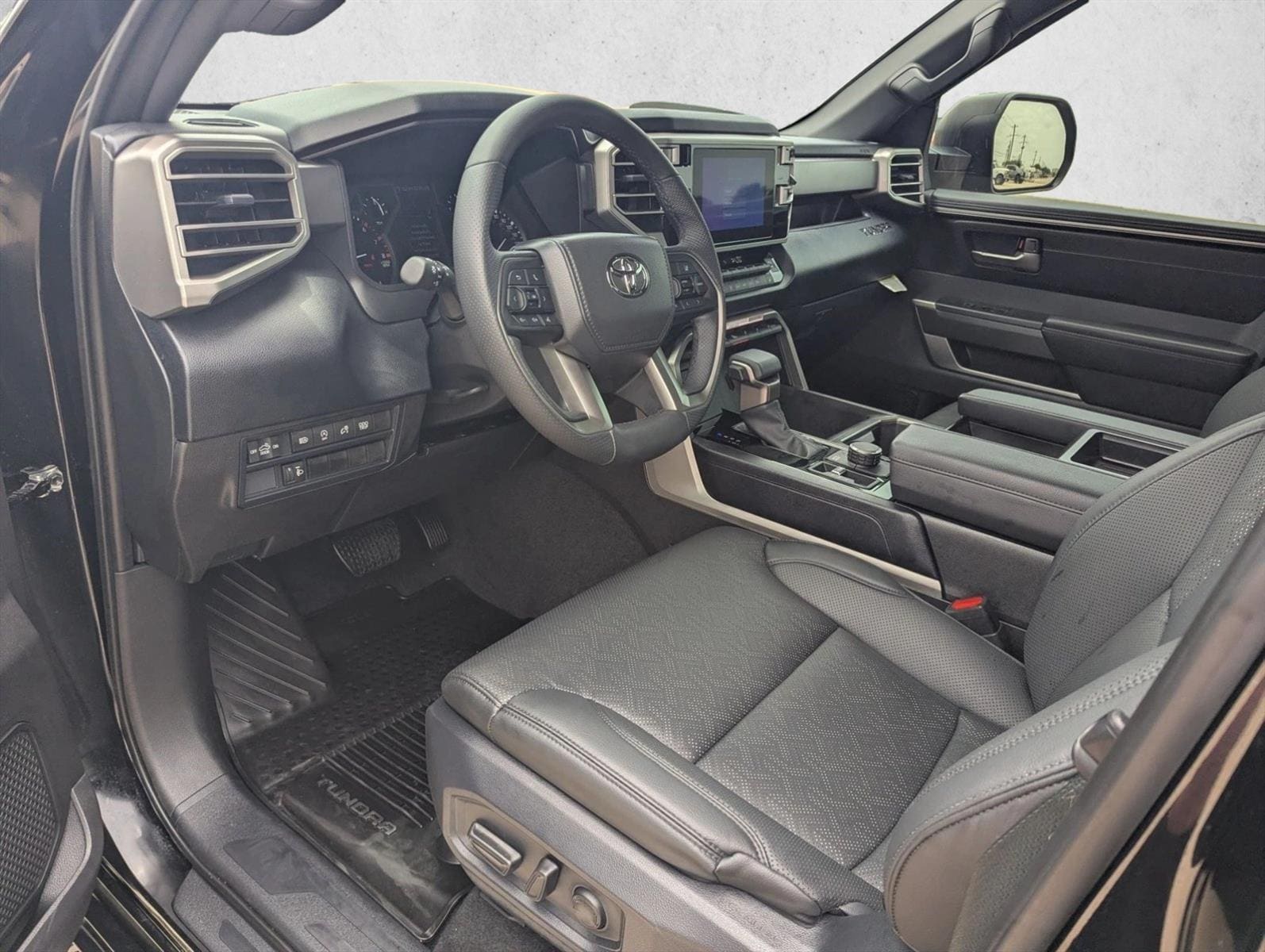 2025 Toyota Tundra SR5 - Photo 9
