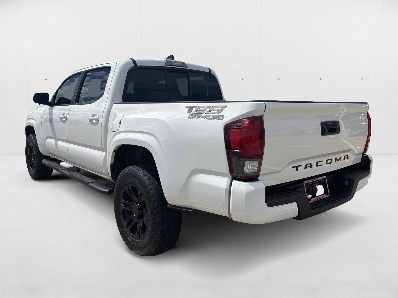 2022 Toyota Tacoma SR photo 3