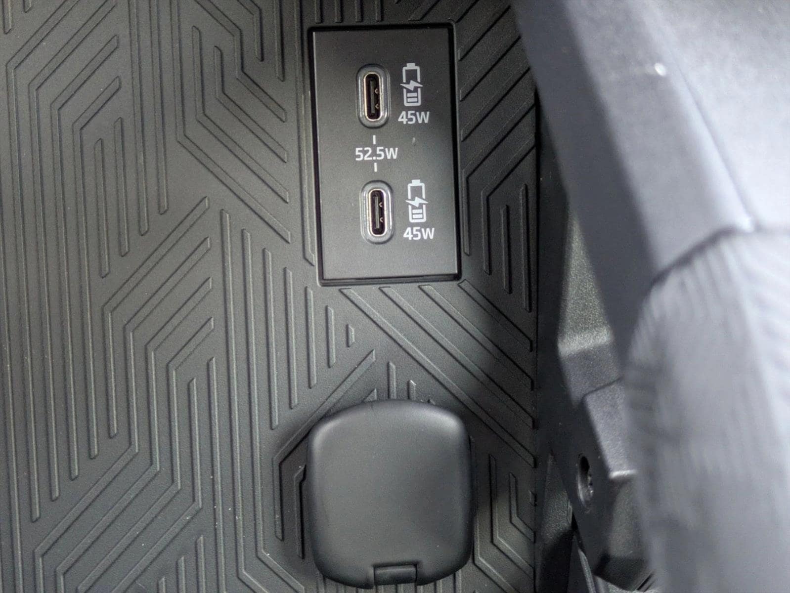 2025 Toyota Tacoma SR5 - Photo 15