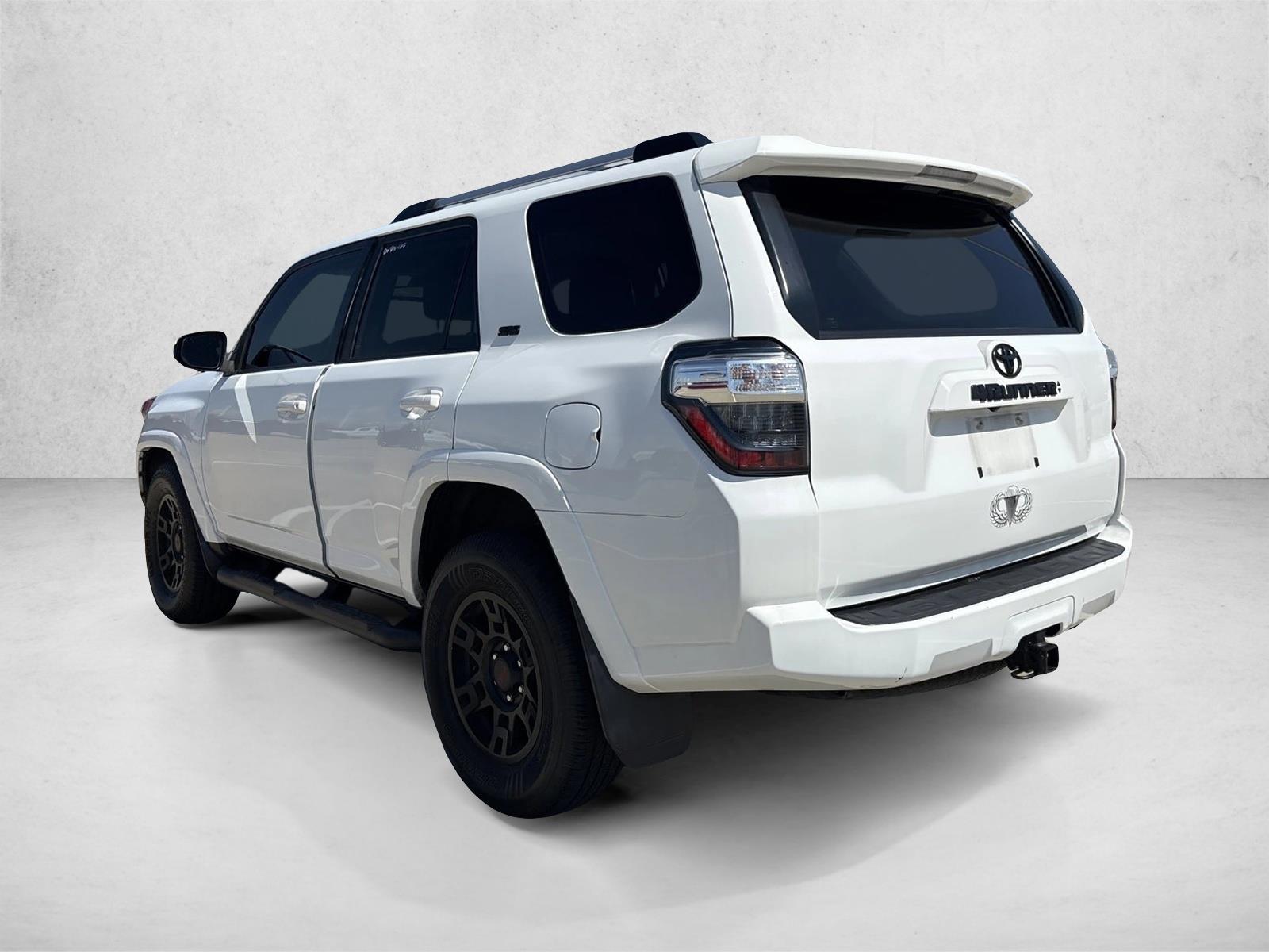 2021 Toyota 4Runner SR5 photo 3
