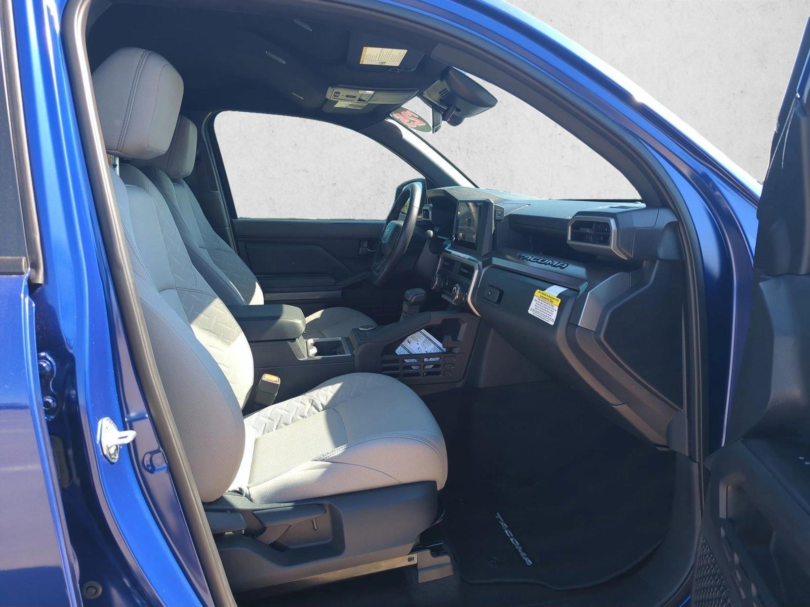 2025 Toyota Tacoma SR5 - Photo 18