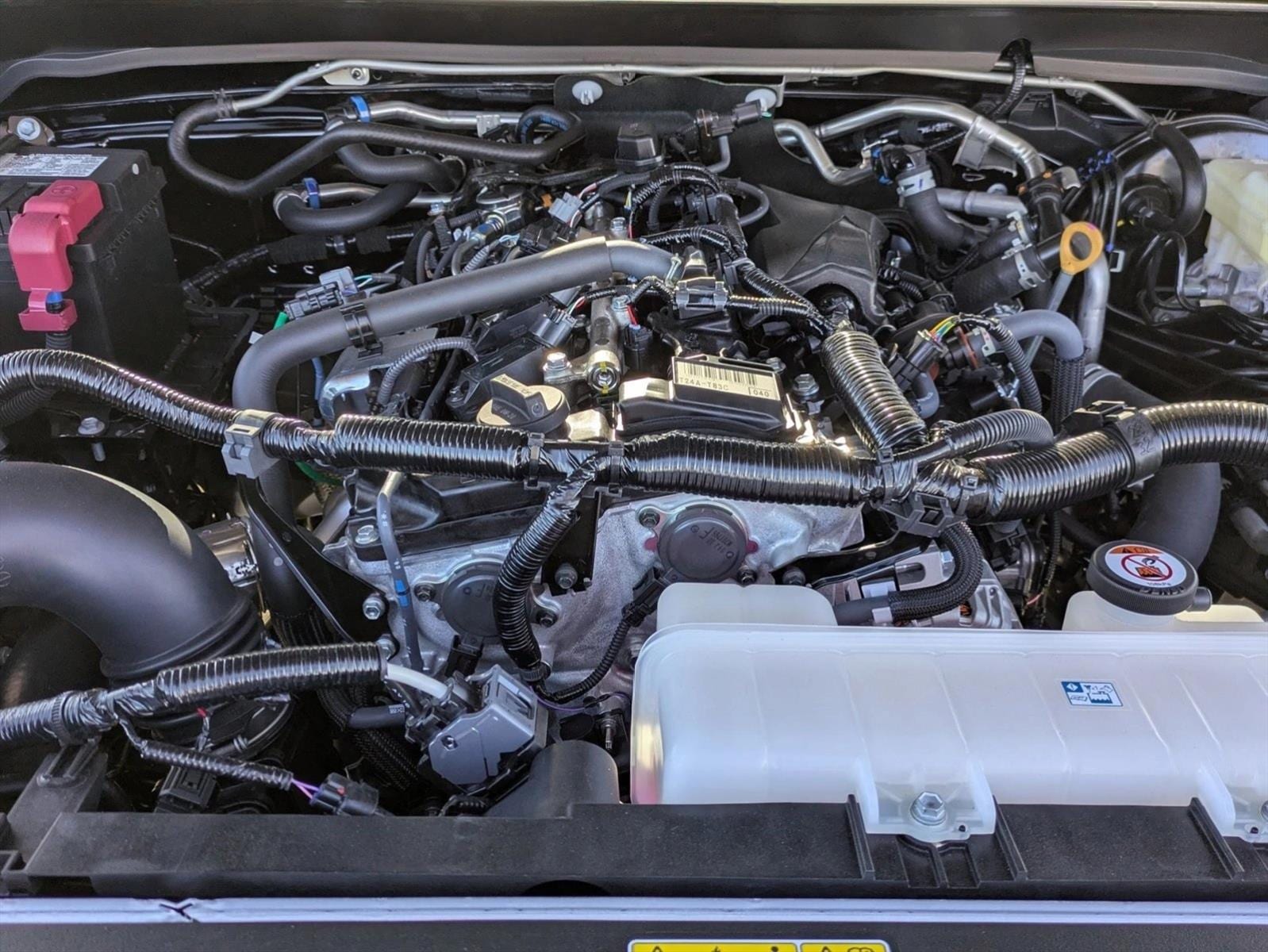 2025 Toyota Tacoma SR5 - Photo 17