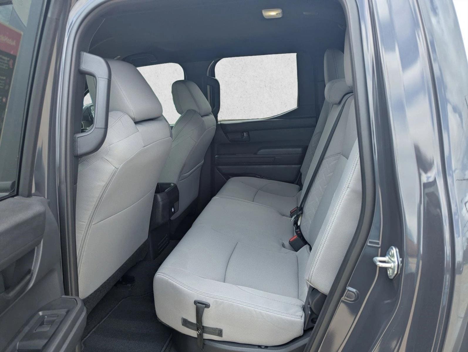 2025 Toyota Tacoma SR5 - Photo 16