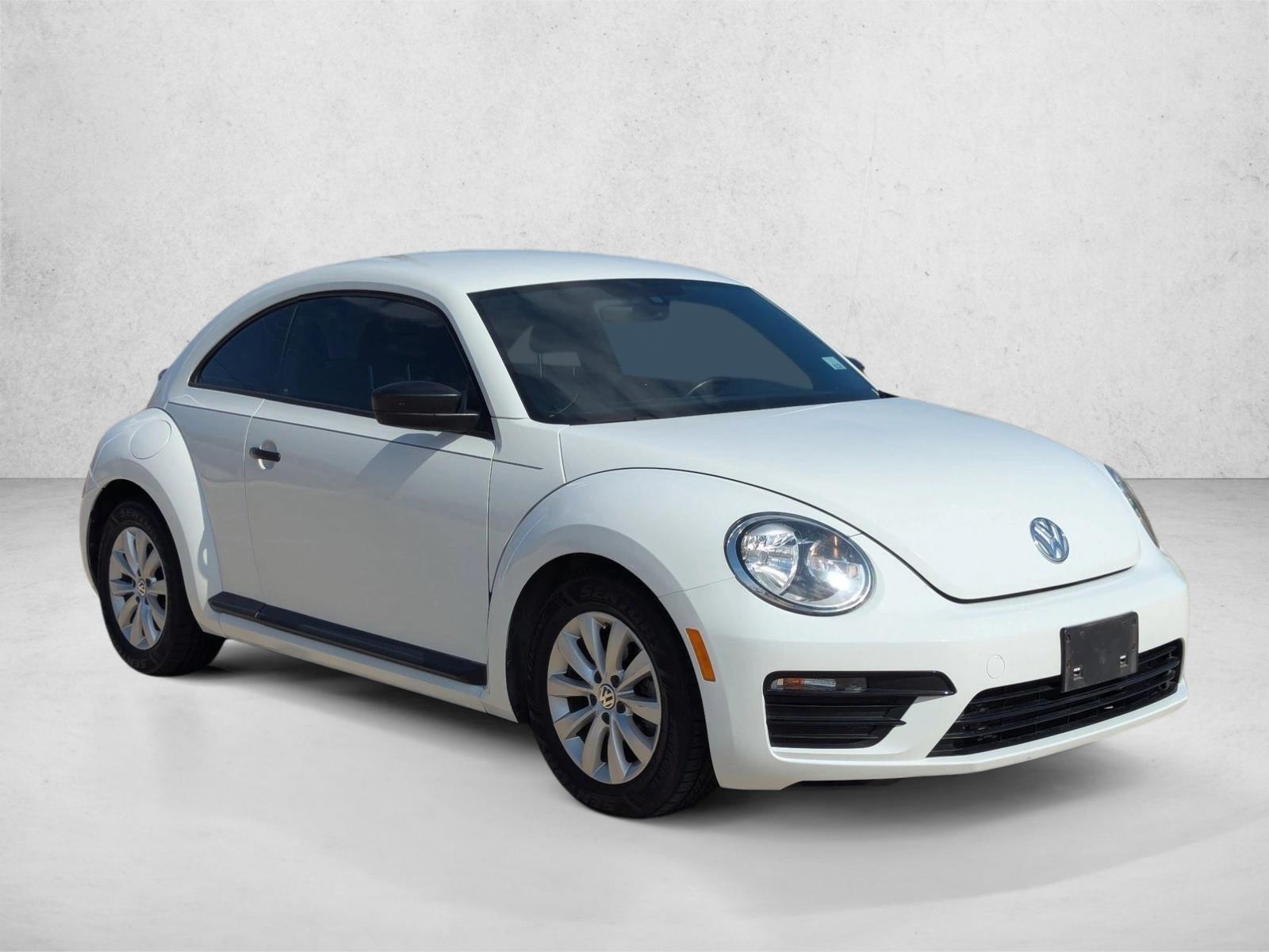 2017 Volkswagen Beetle 1.8T S photo 3