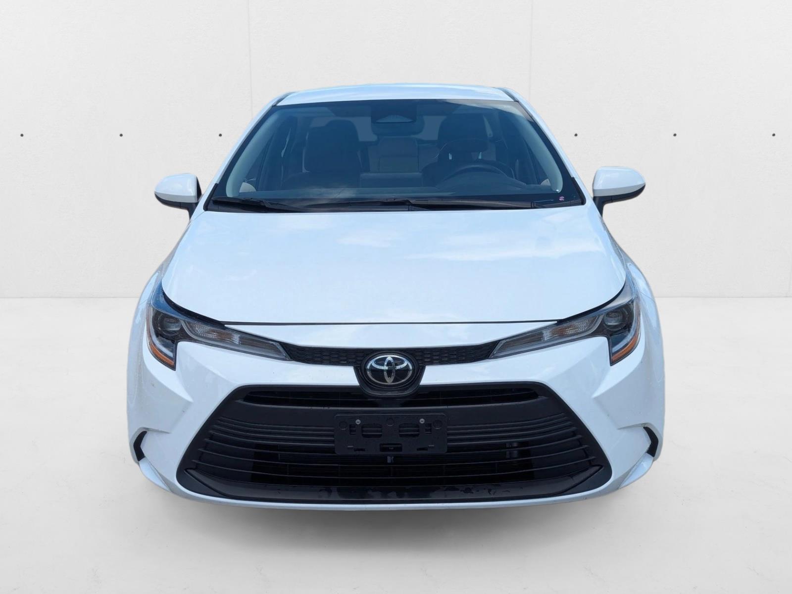 2025 Toyota Corolla LE photo 2