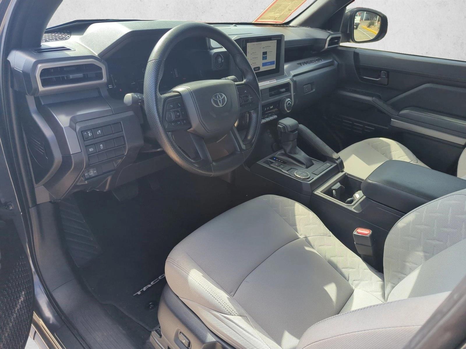 2025 Toyota Tacoma SR5 - Photo 9