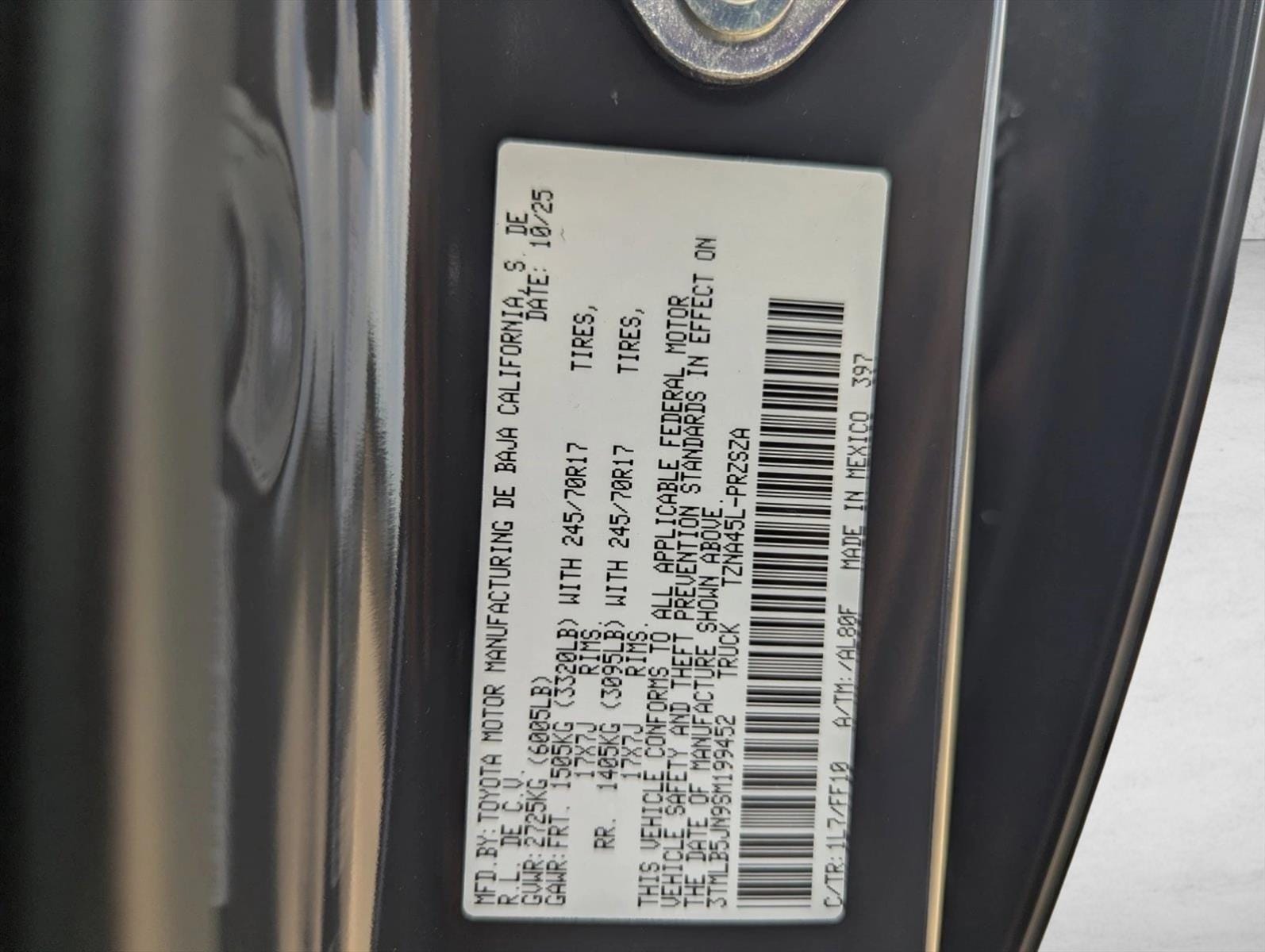 2025 Toyota Tacoma SR5 - Photo 20