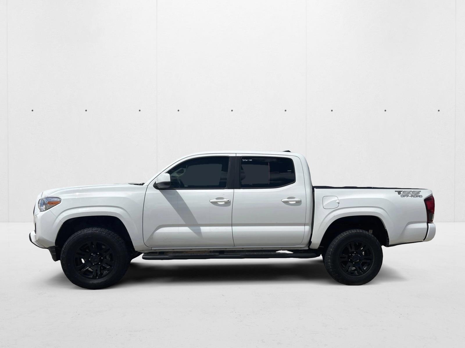 2022 Toyota Tacoma SR photo 2