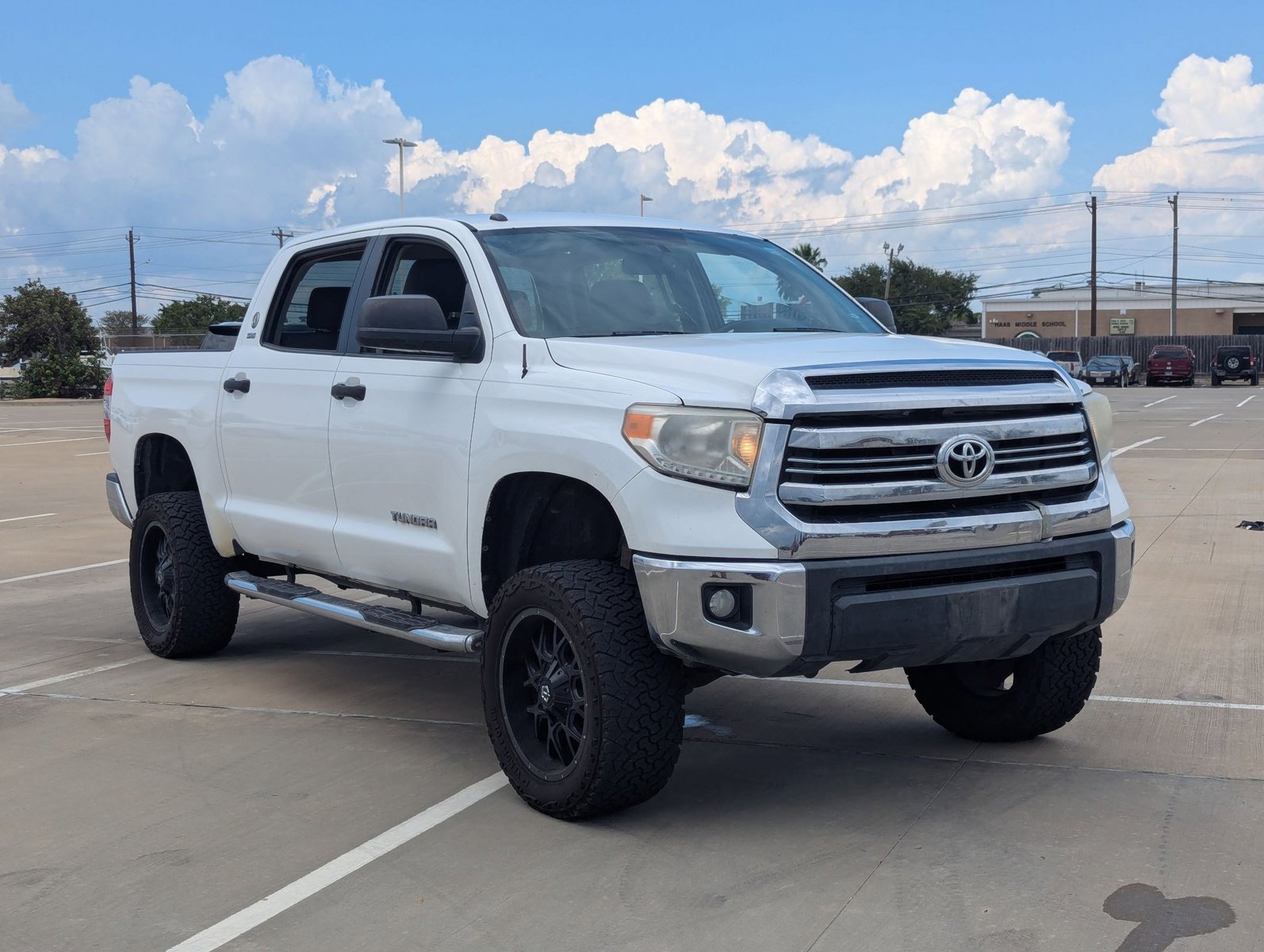 2016 Toyota Tundra SR5 photo 2