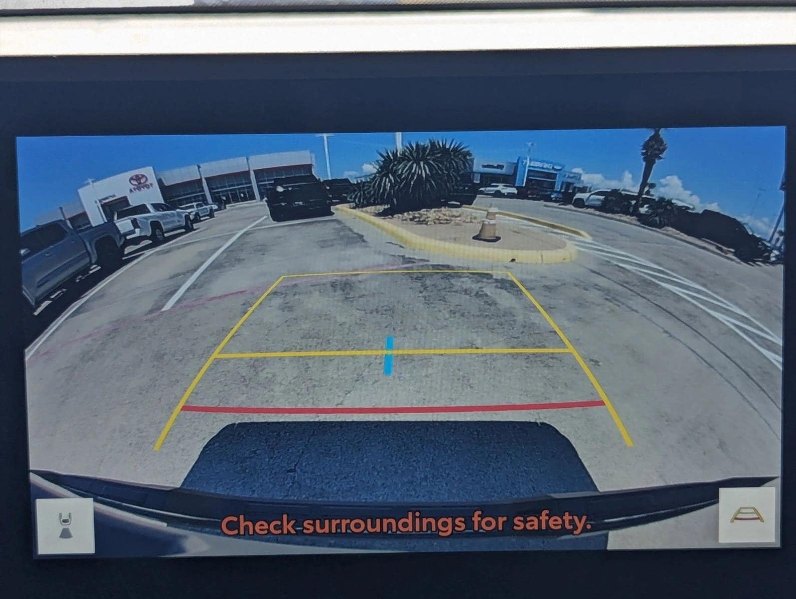 2025 Toyota Tacoma SR5 - Photo 14