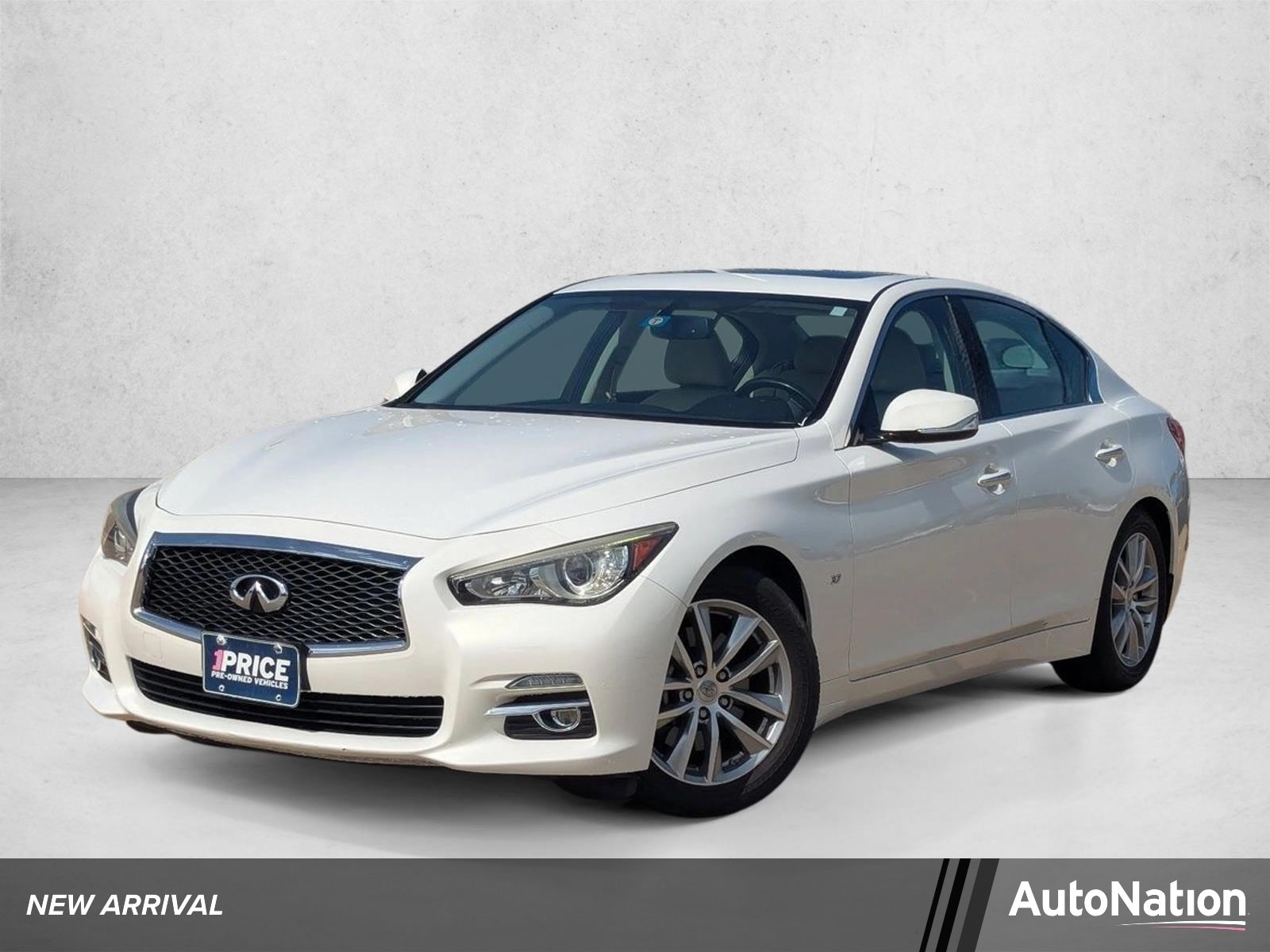 2014 INFINITI Q50's photo