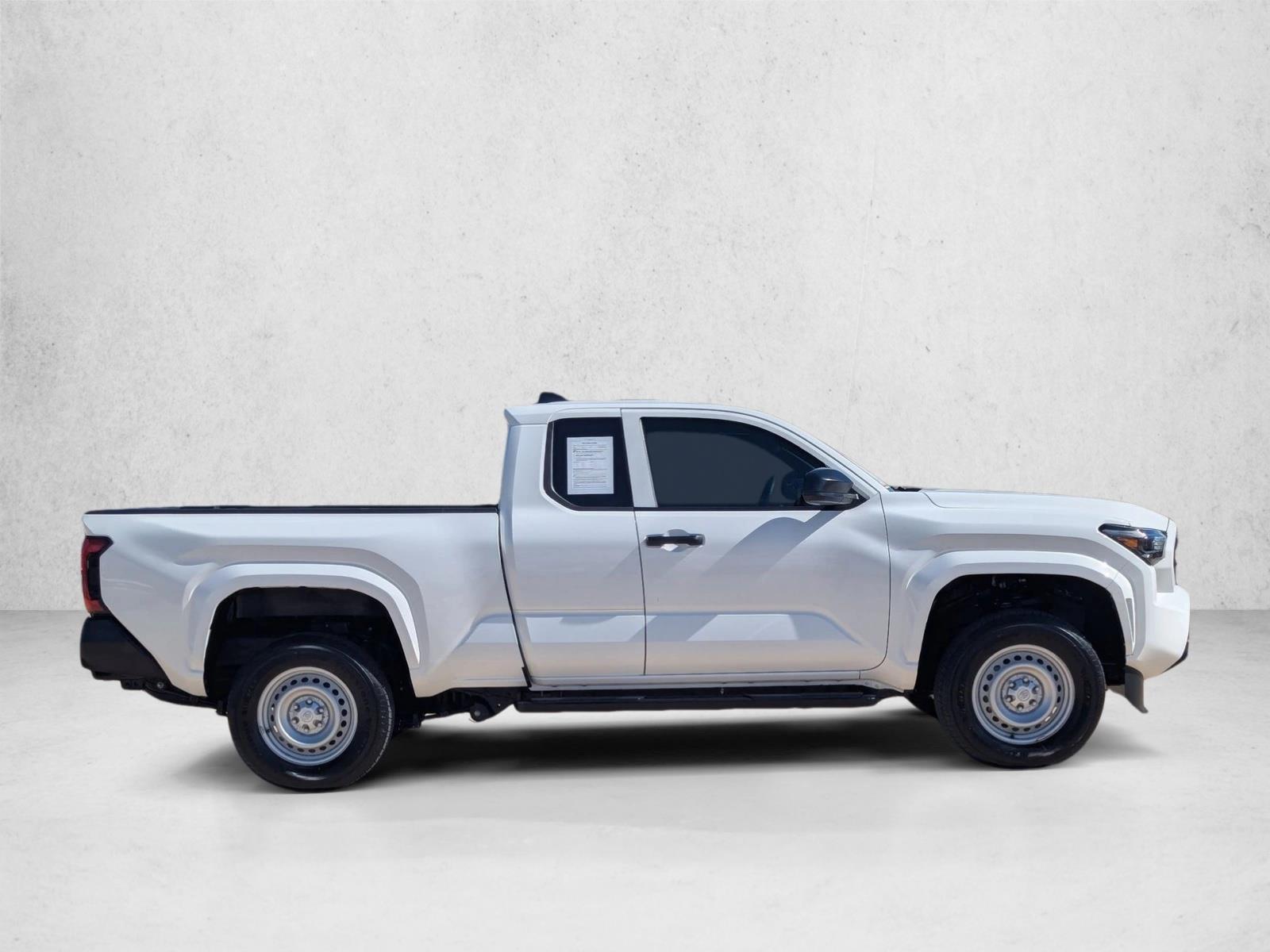 2025 Toyota Tacoma SR 4x4 XtraCab photo 4