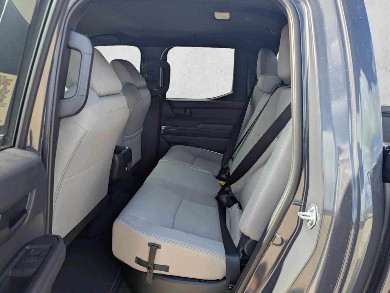 2025 Toyota Tacoma SR5 - Photo 16