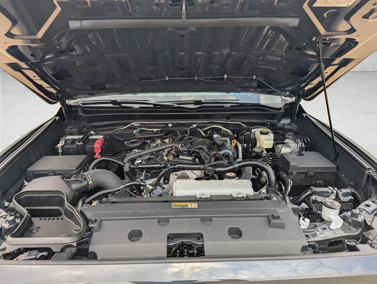 2025 Toyota Tacoma SR5 - Photo 20