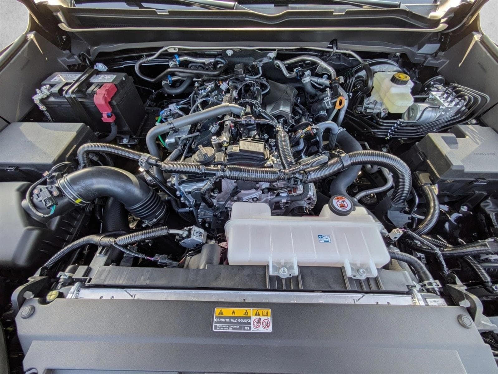 2025 Toyota Tacoma SR5 - Photo 23
