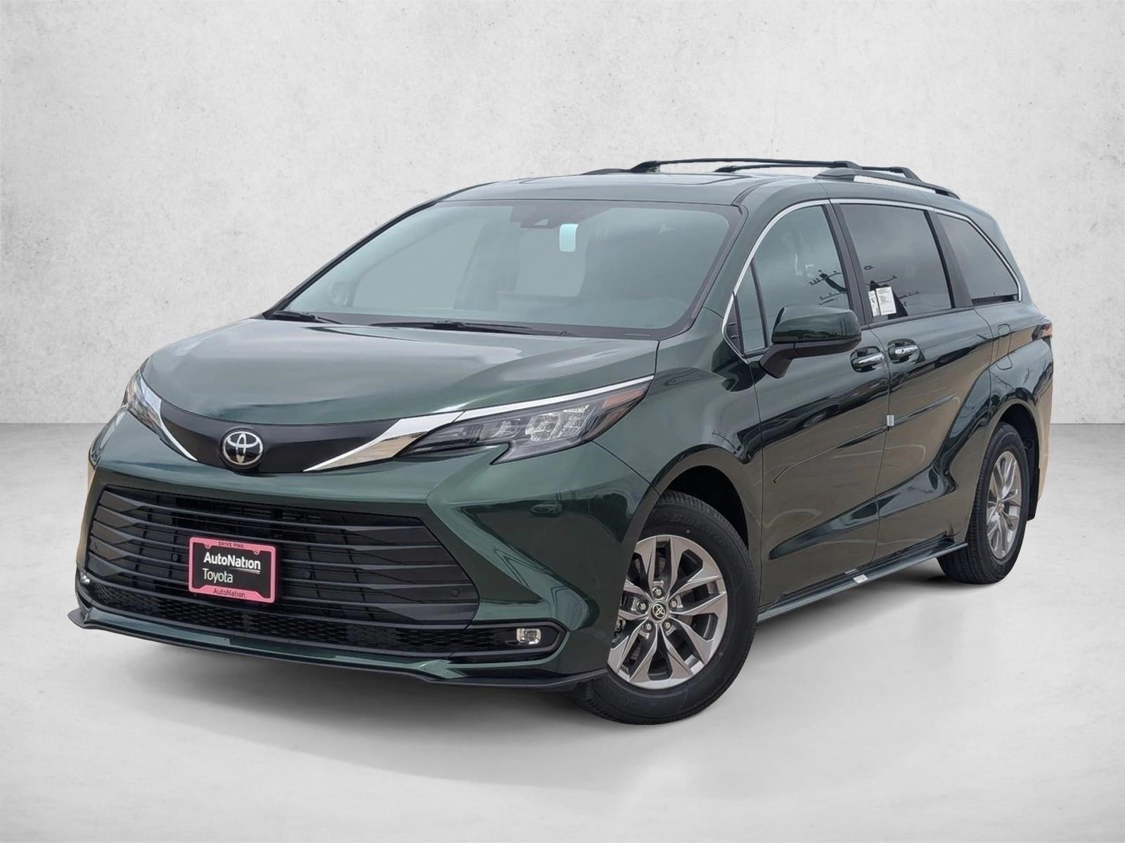 2026 Toyota Sienna XLE 8-Passenger Hybrid FWD's photo