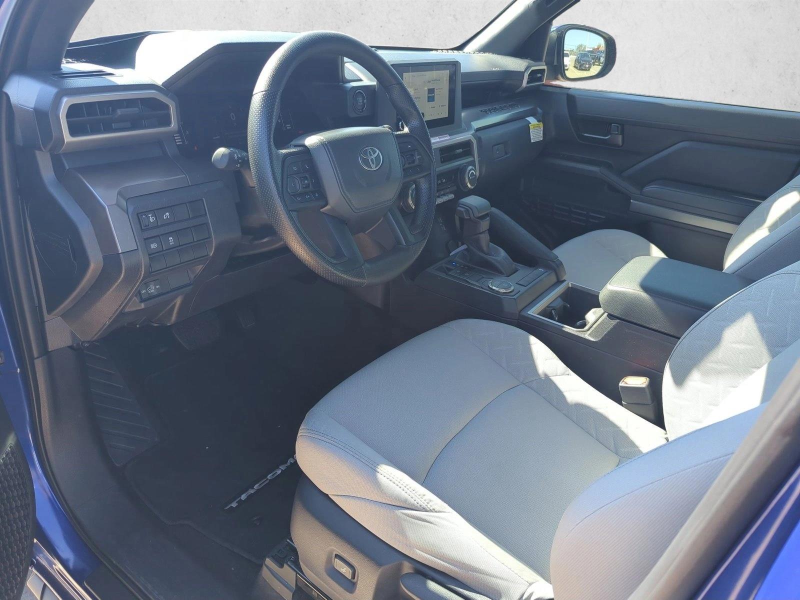 2025 Toyota Tacoma SR5 - Photo 9