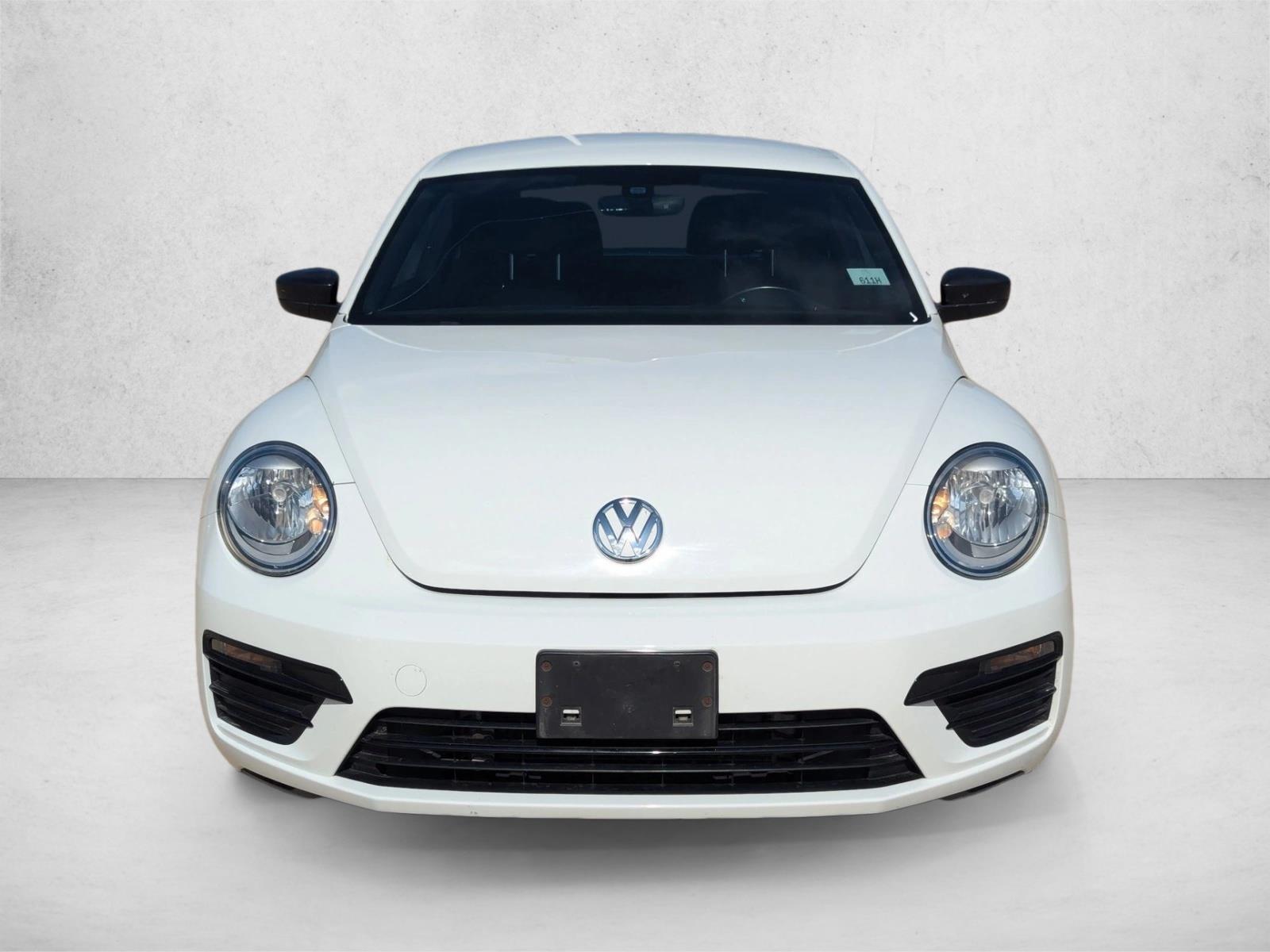 2017 Volkswagen Beetle 1.8T S photo 2