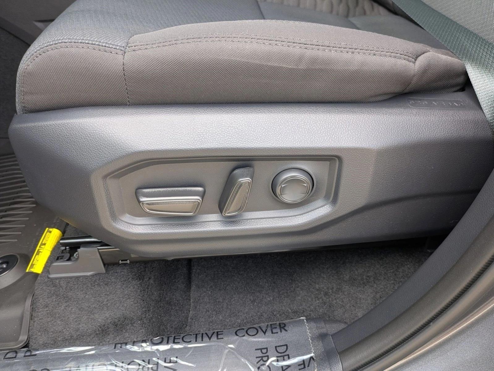 2026 Toyota Tundra SR5 CrewMax photo 4