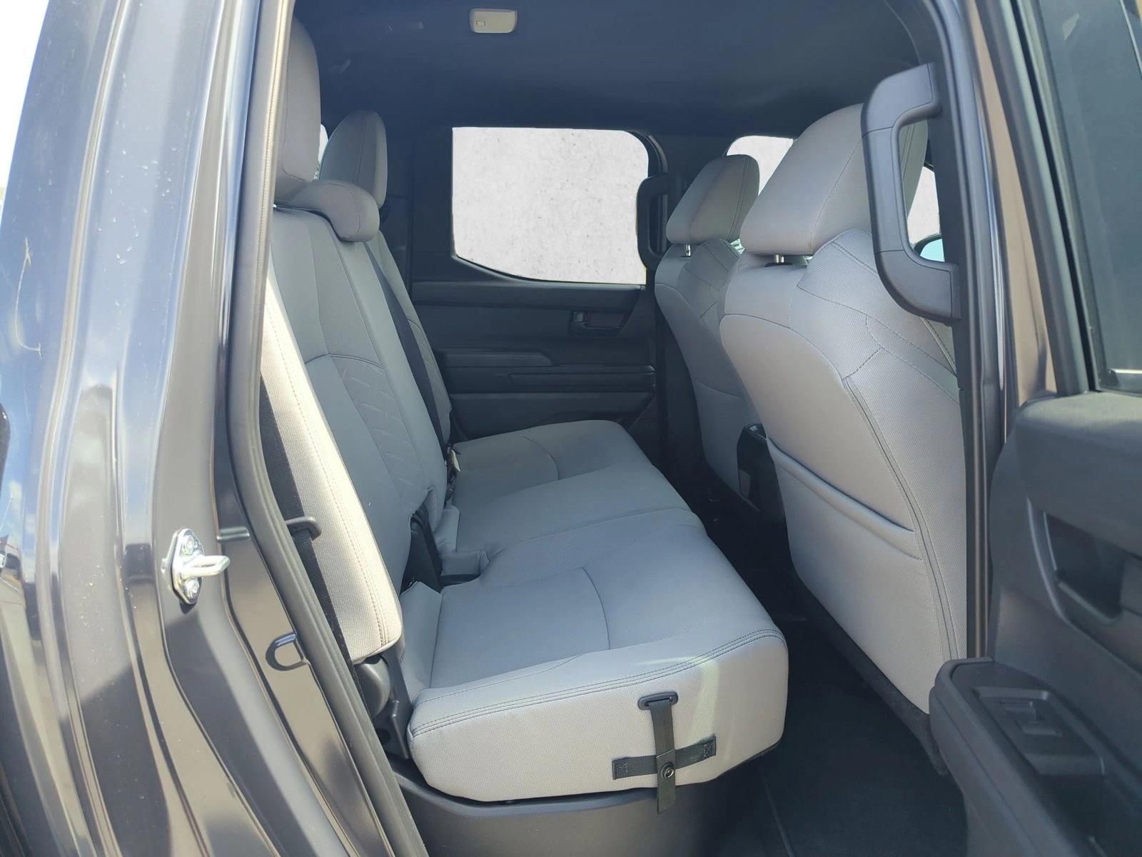 2025 Toyota Tacoma SR5 - Photo 17