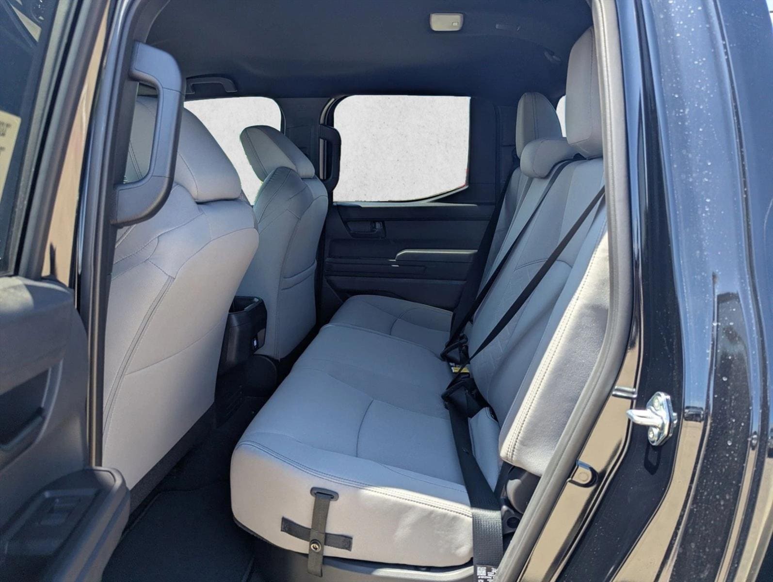 2025 Toyota Tacoma SR5 - Photo 16