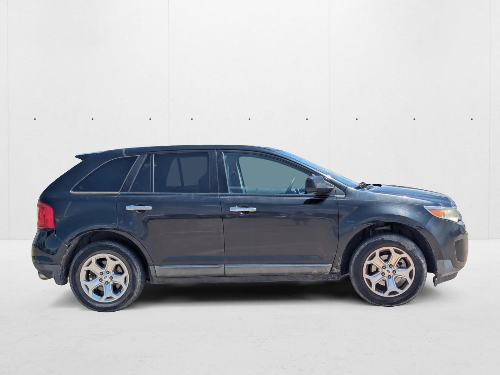 2011 Ford Edge SEL photo 2