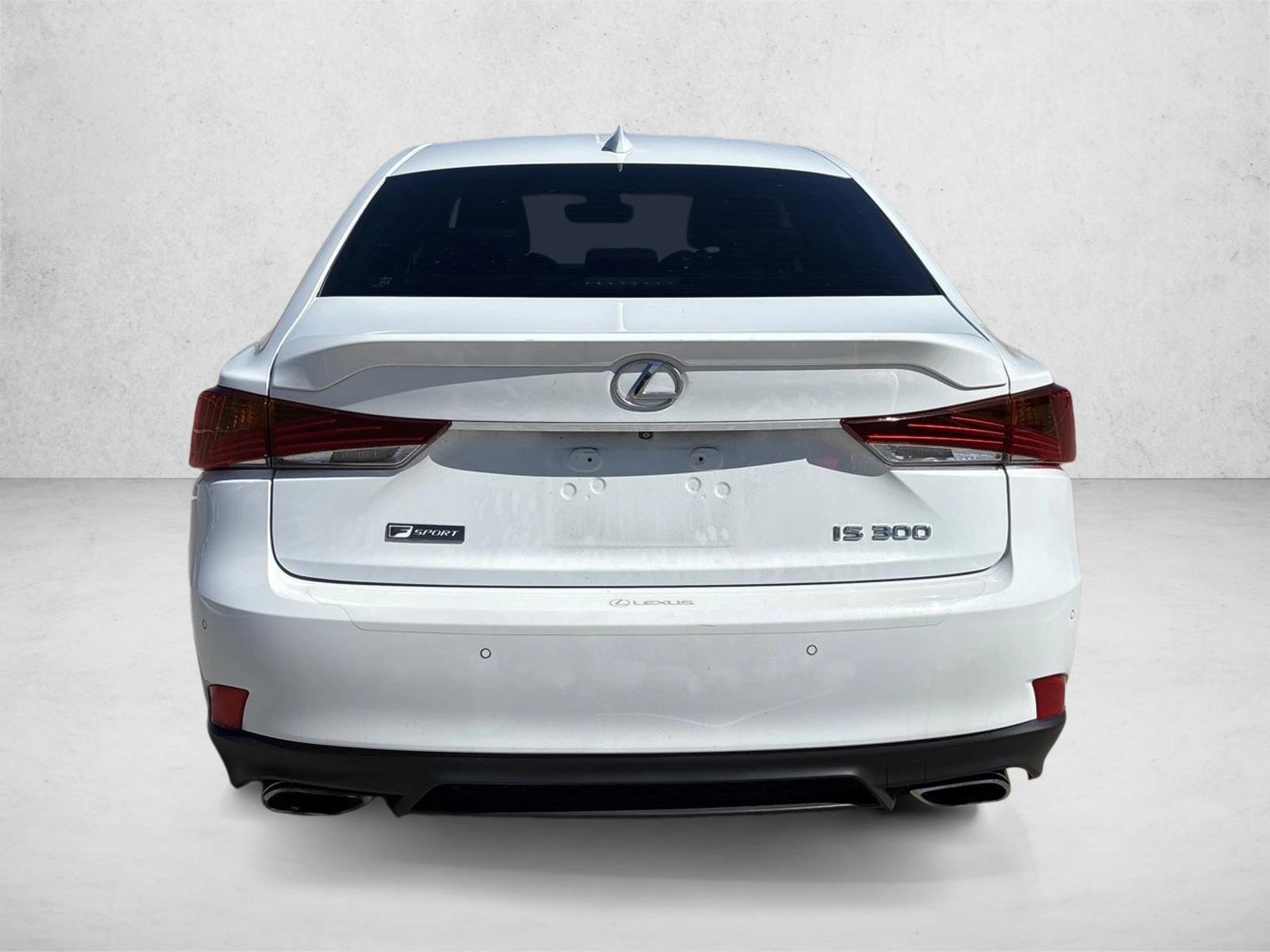 2019 Lexus IS 300 photo 4