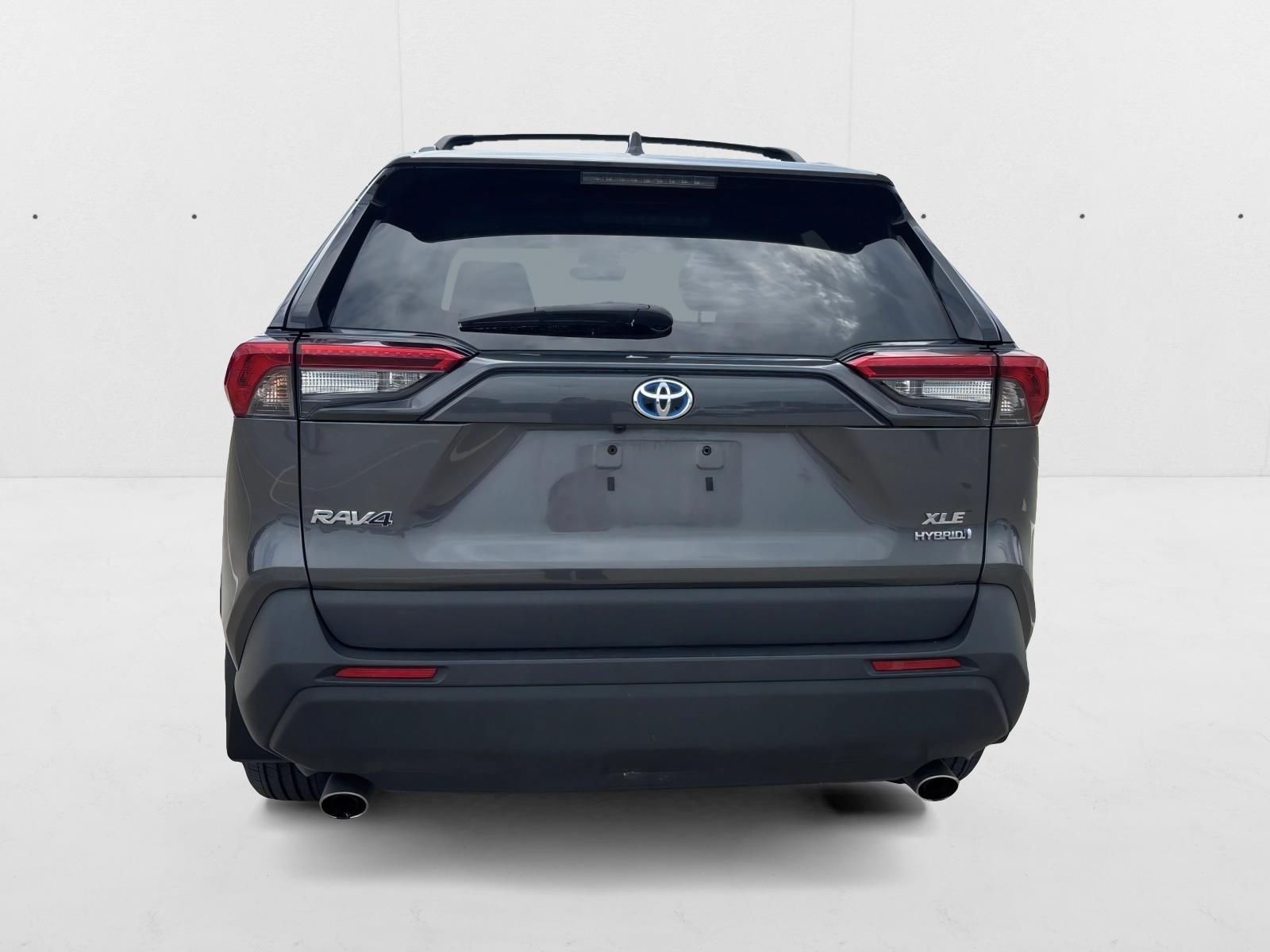 2022 Toyota RAV4 Hybrid XLE photo 4