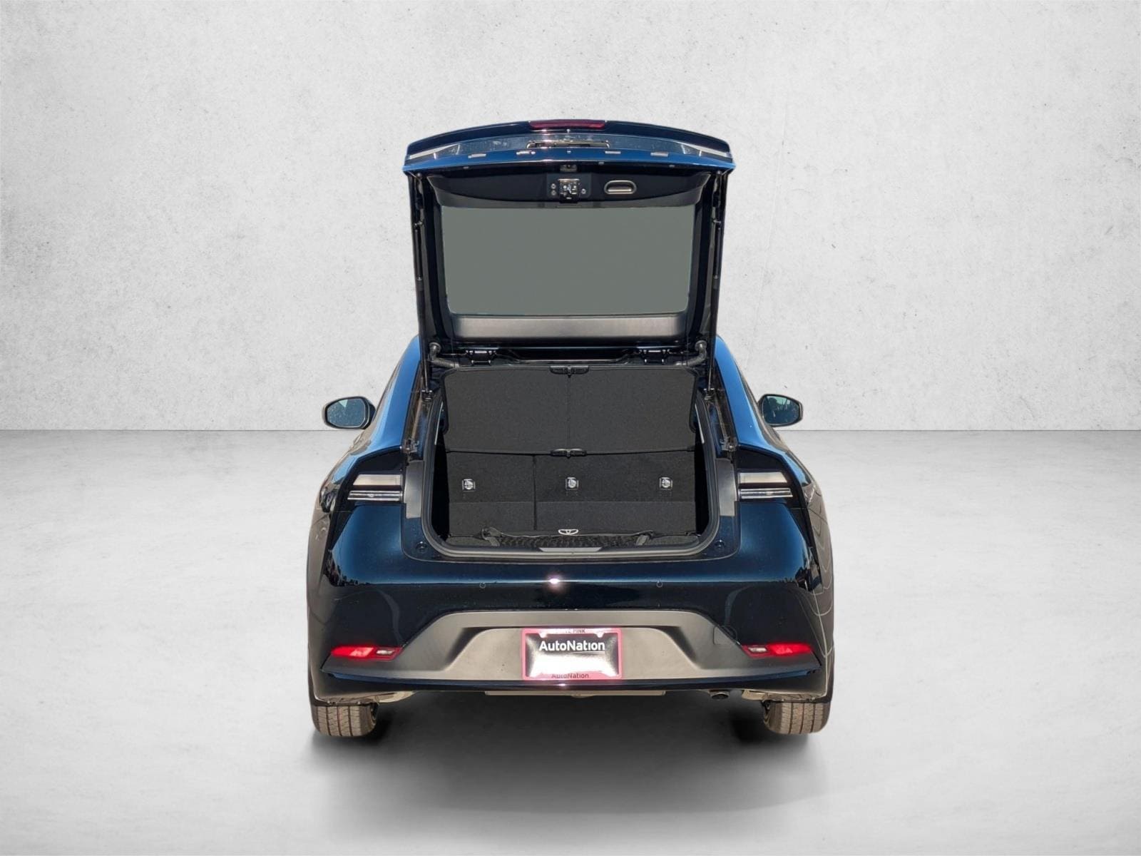 2026 Toyota Prius Plug-in Hybrid SE - Photo 6