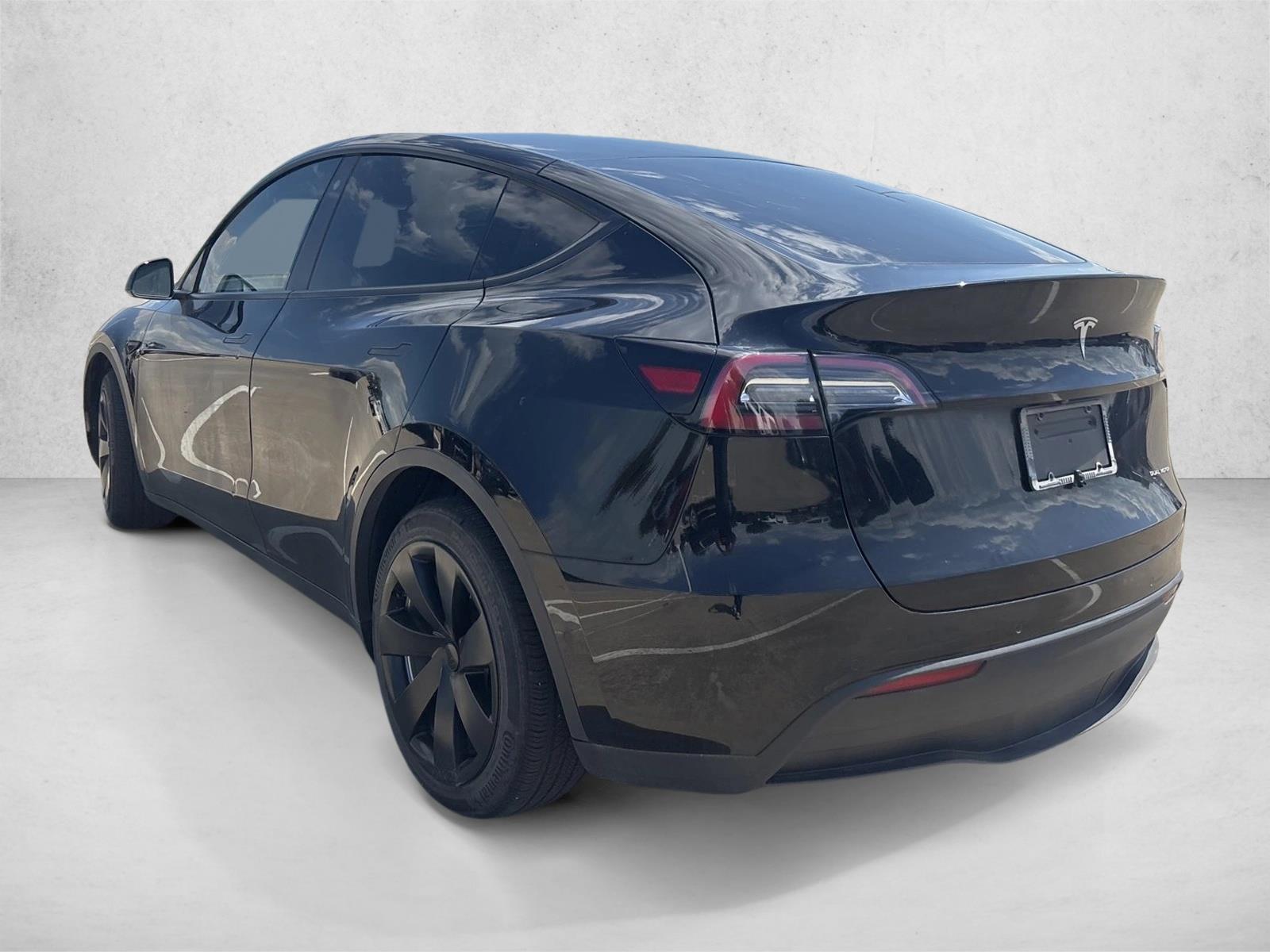 2022 Tesla Model Y Long Range photo 3