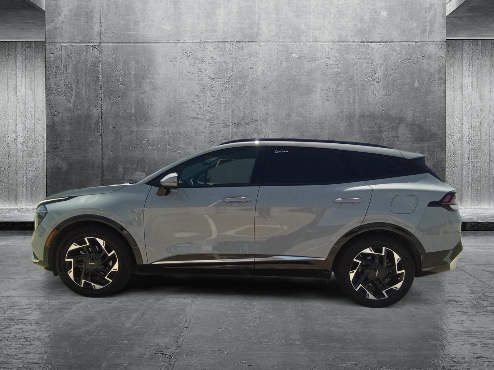 2023 Kia Sportage photo 2
