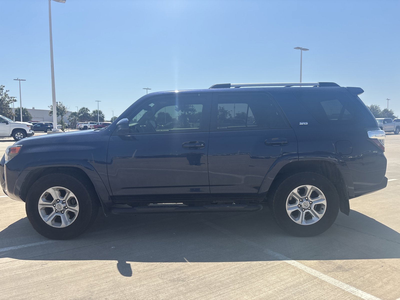 2022 Toyota 4Runner SR5 photo 2