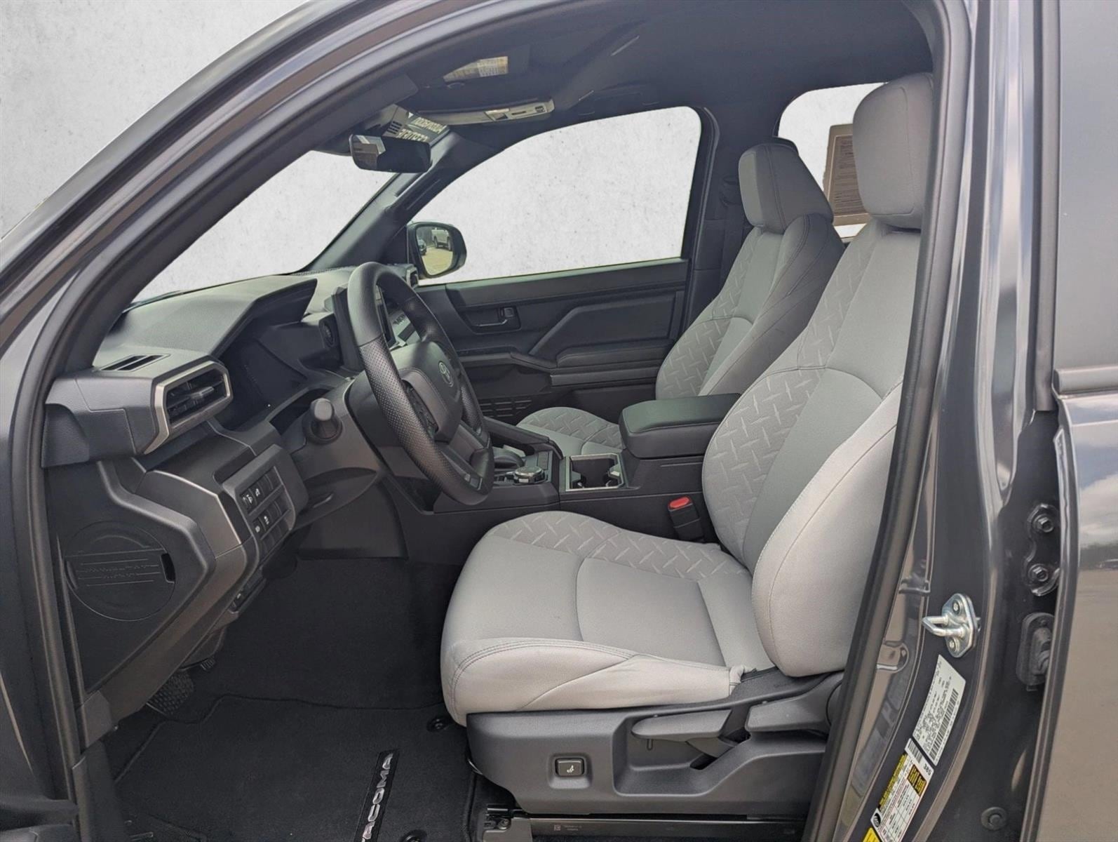 2025 Toyota Tacoma SR5 - Photo 14