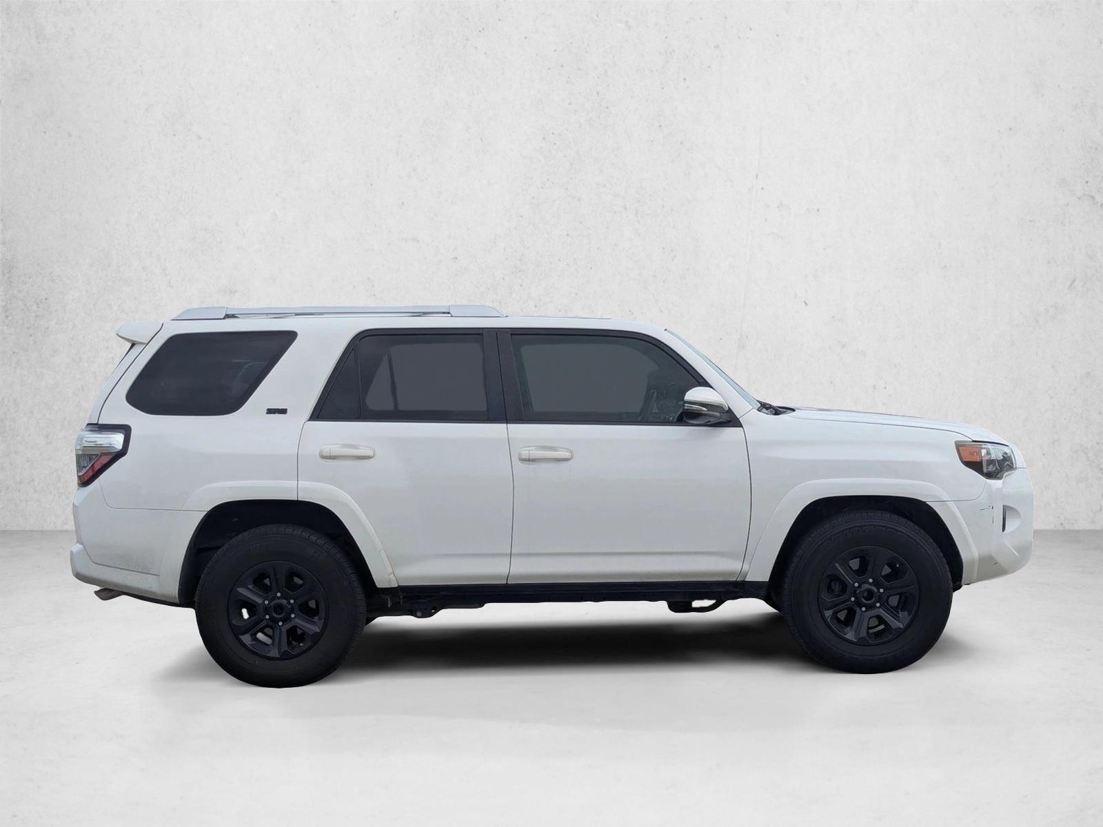 2017 Toyota 4Runner Limited SR5 Premium photo 2