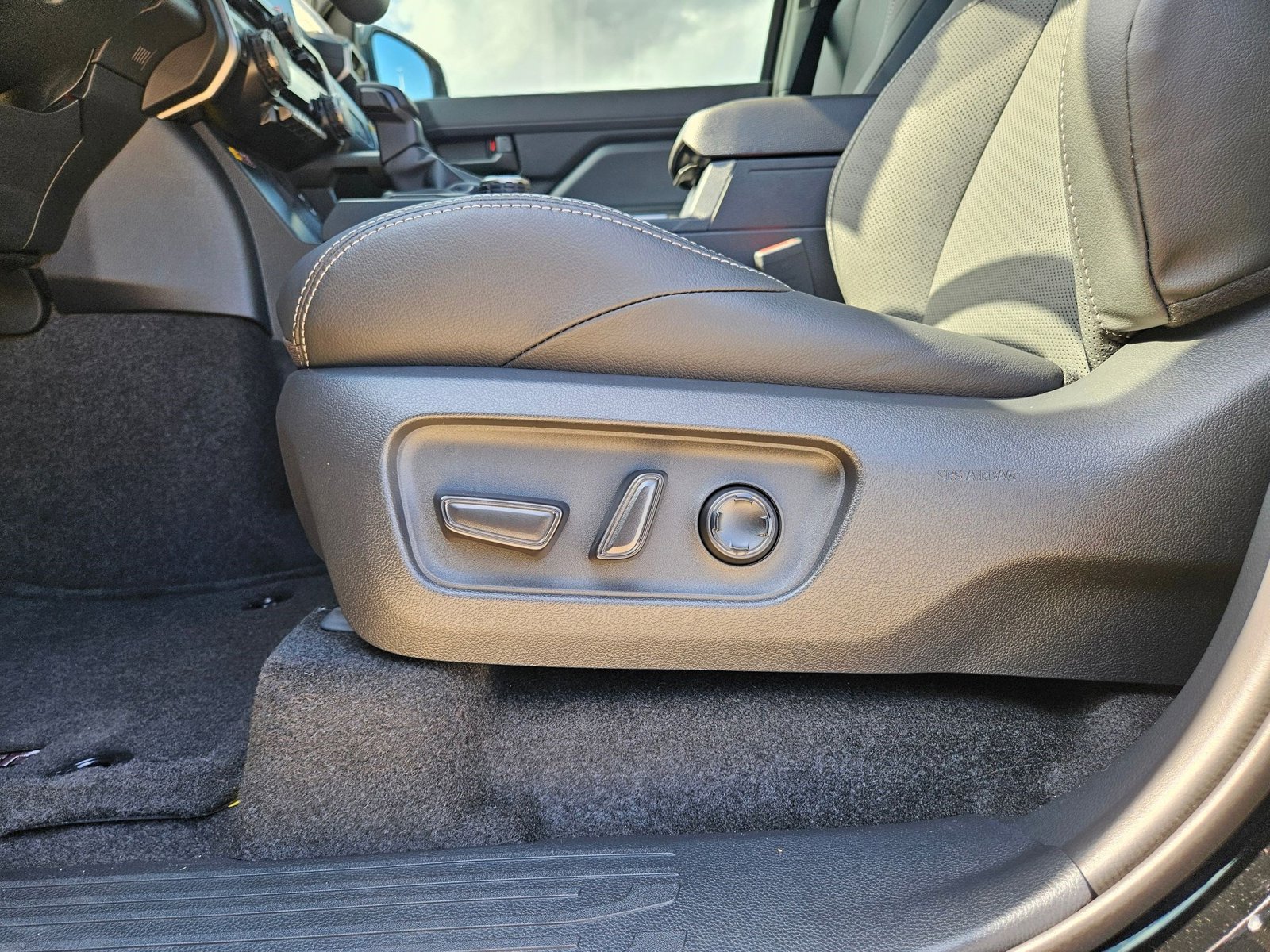 2025 Toyota 4Runner TRD Sport Premium photo 4