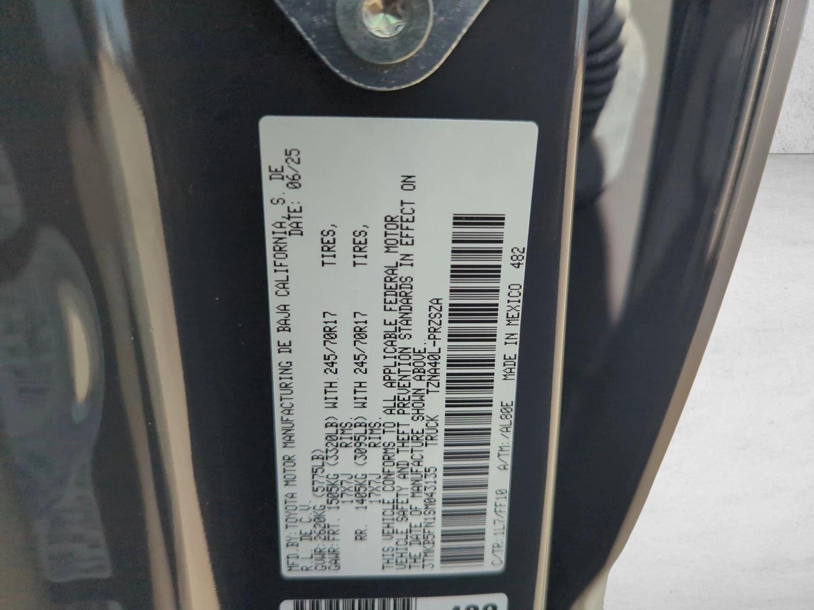 2025 Toyota Tacoma SR5 - Photo 22