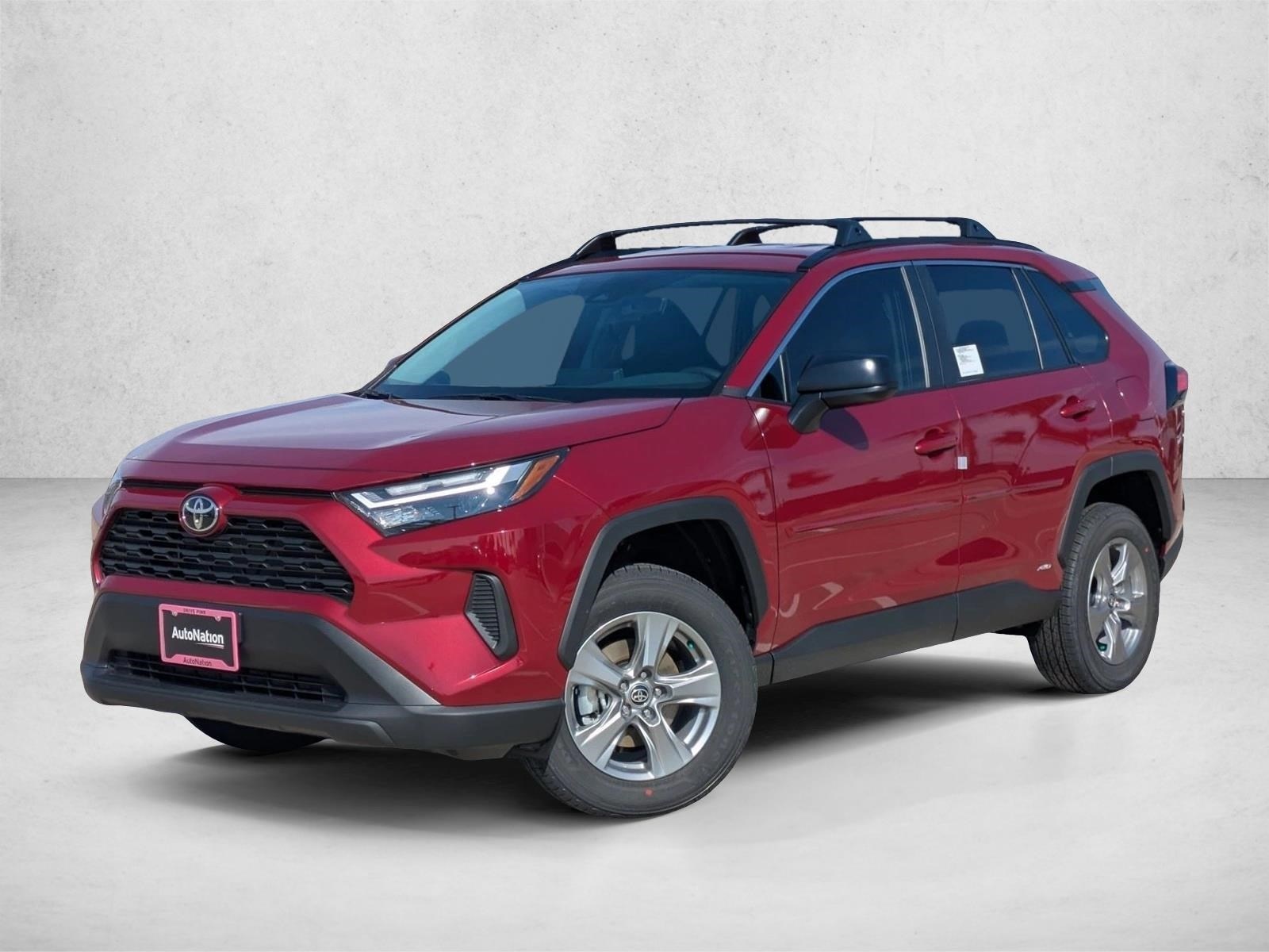 2025 Toyota RAV4 LE's photo