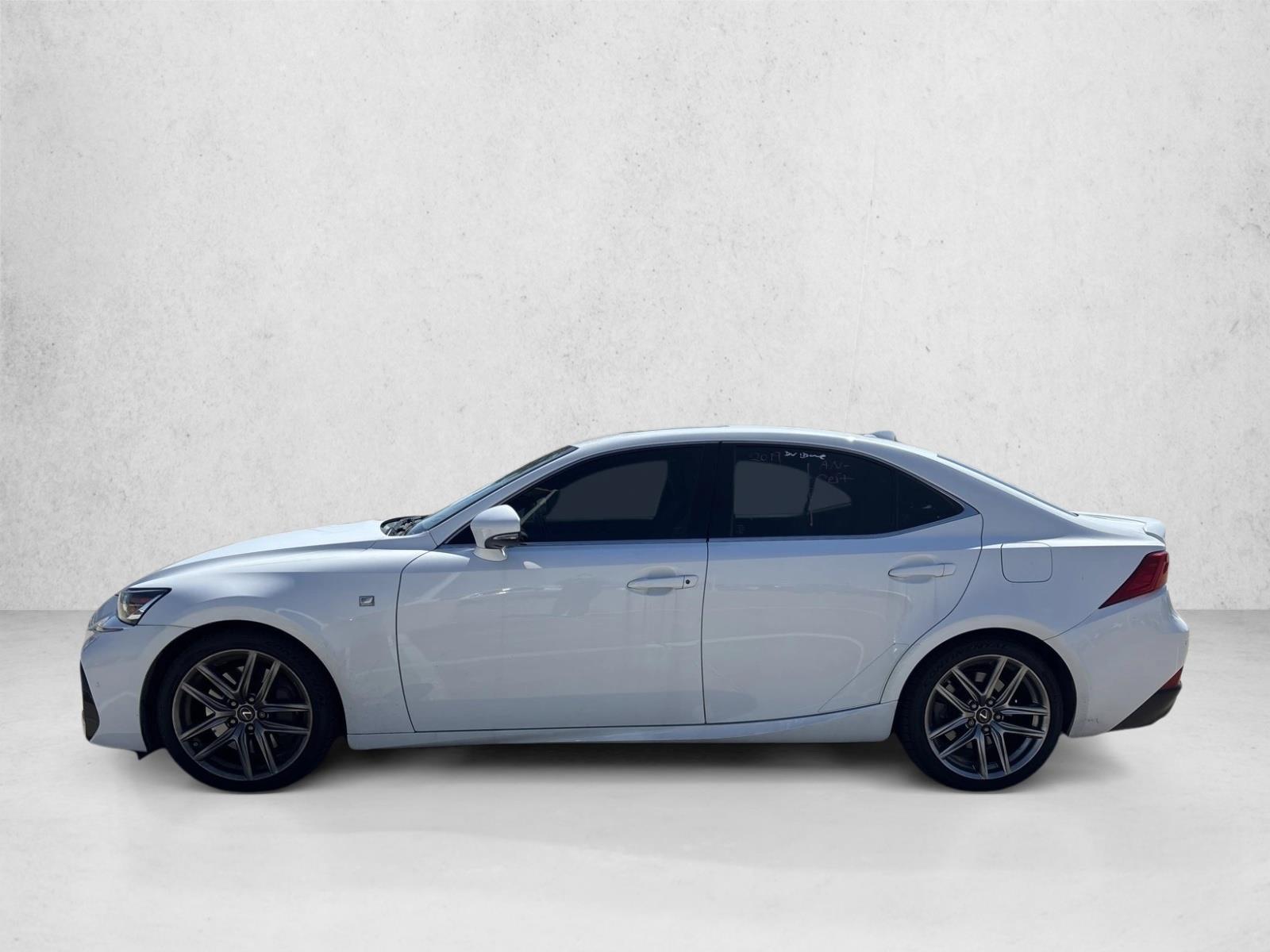 2019 Lexus IS 300 photo 2