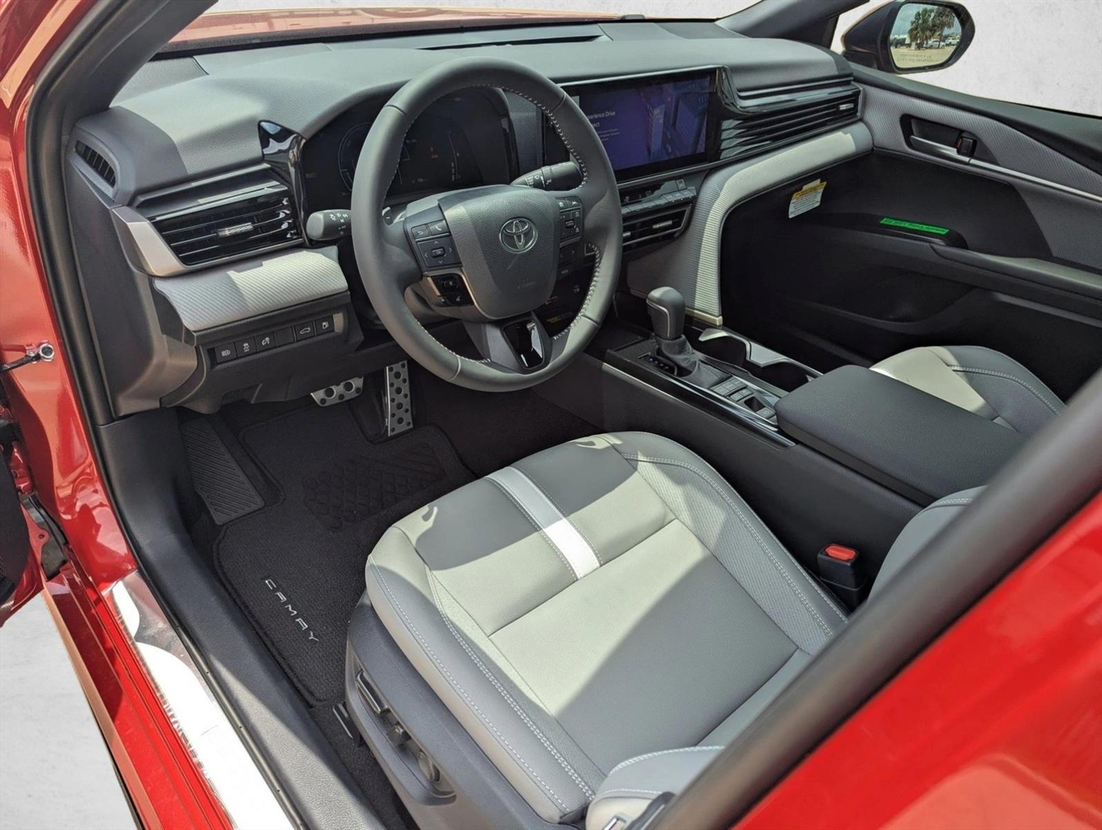 2025 Toyota Camry SE photo 3