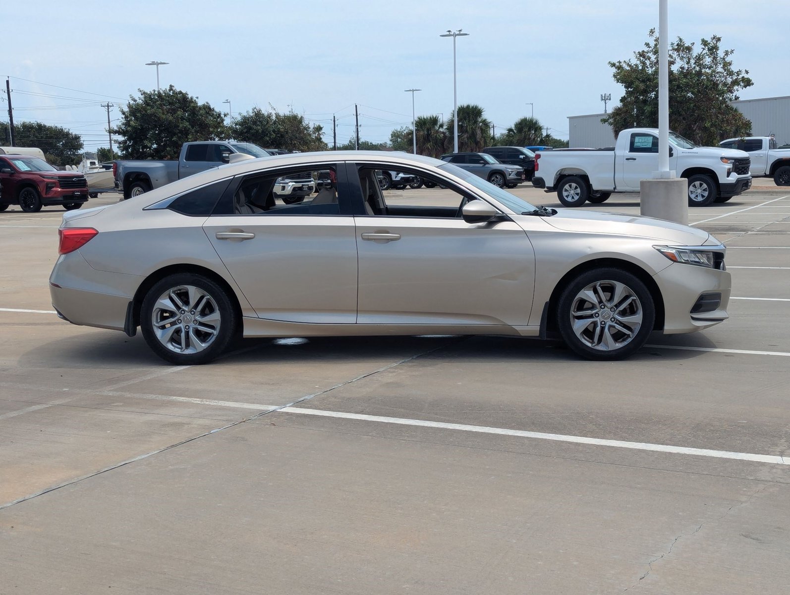 2018 Honda Accord LX photo 4