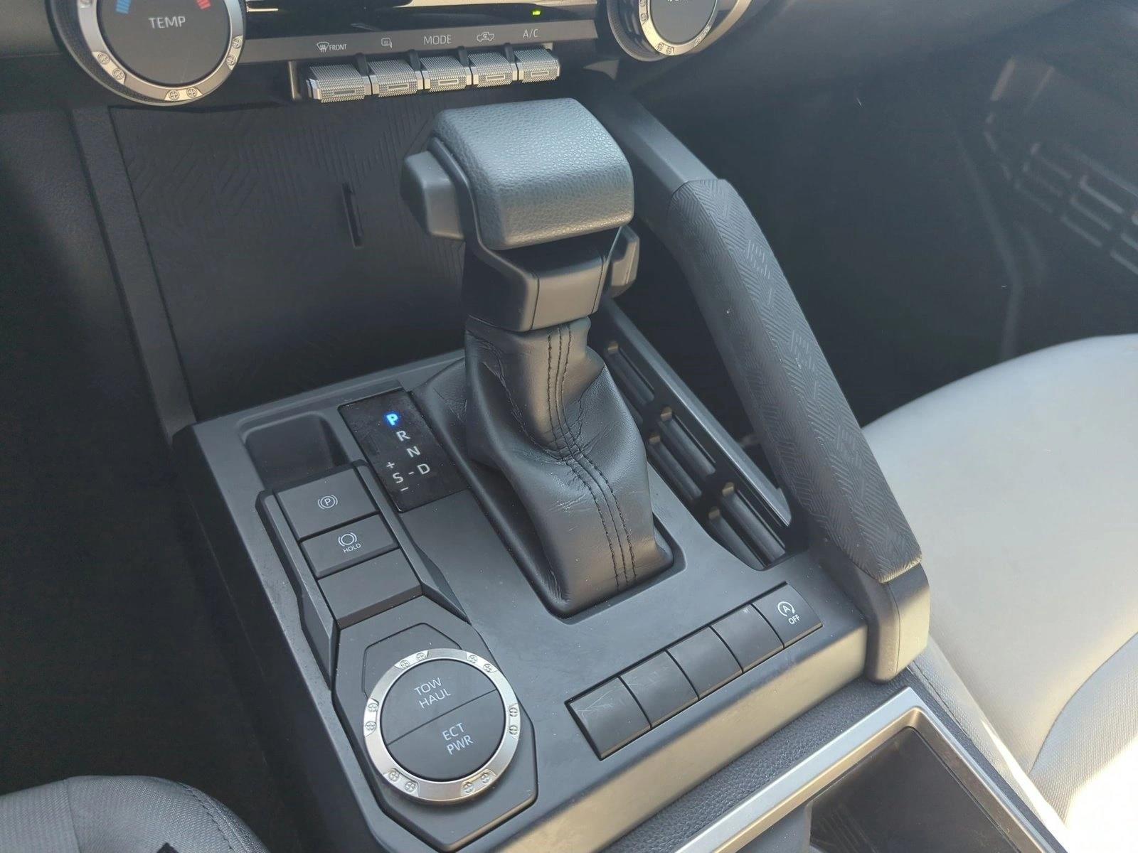 2025 Toyota Tacoma SR5 - Photo 11