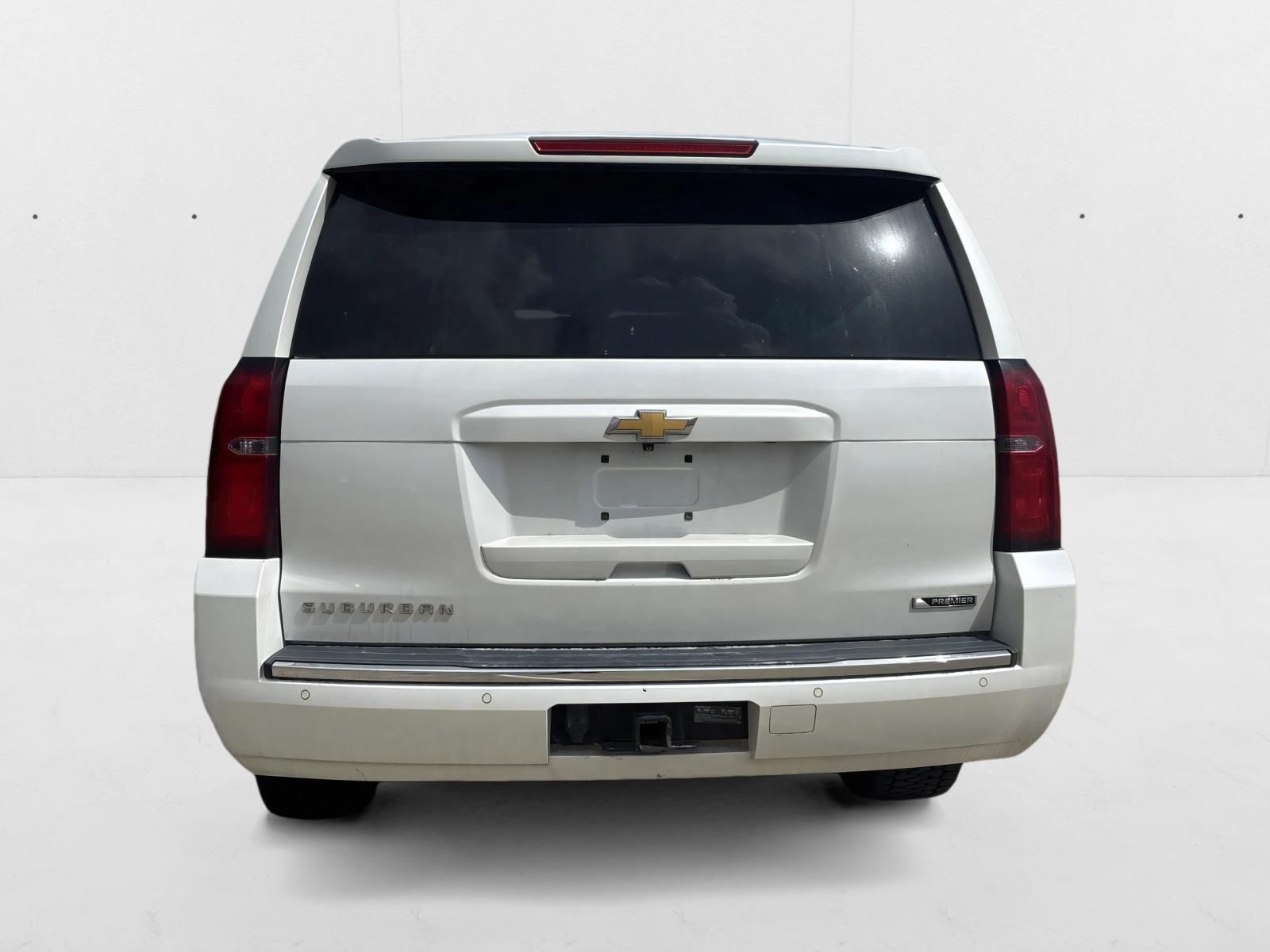 2017 Chevrolet Suburban Premier photo 4