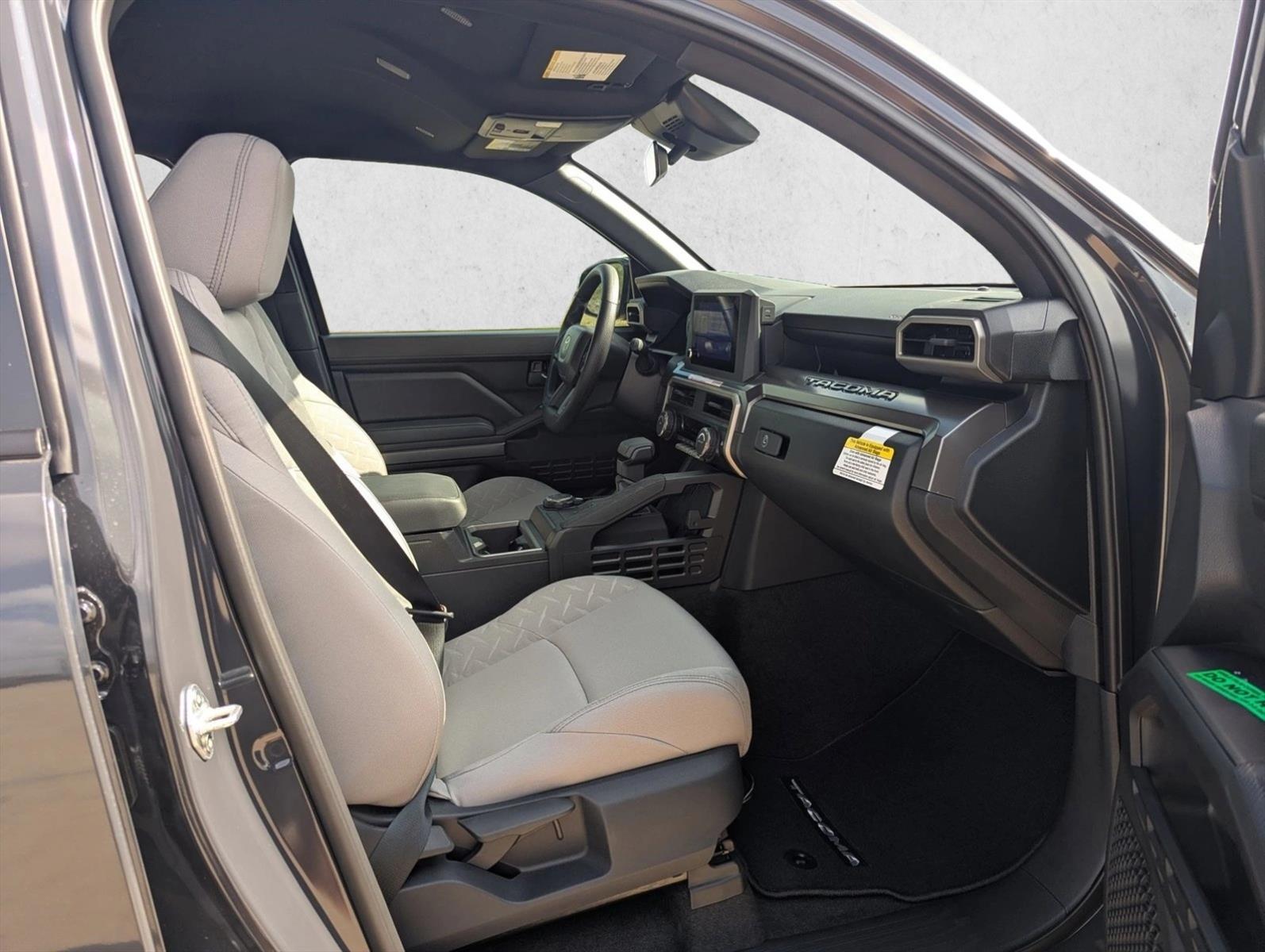 2025 Toyota Tacoma SR5 - Photo 19